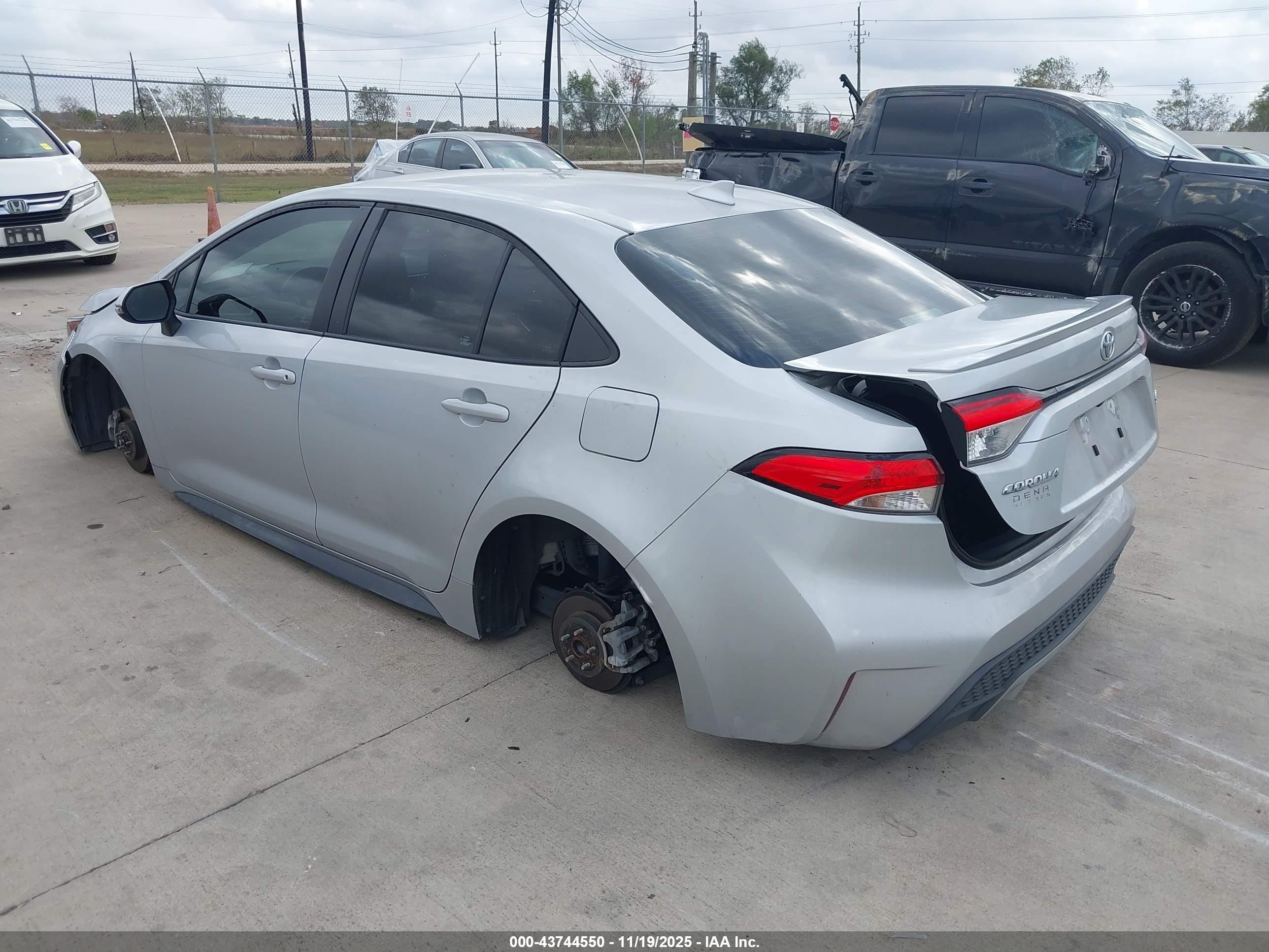 TOYOTA COROLLA image 3