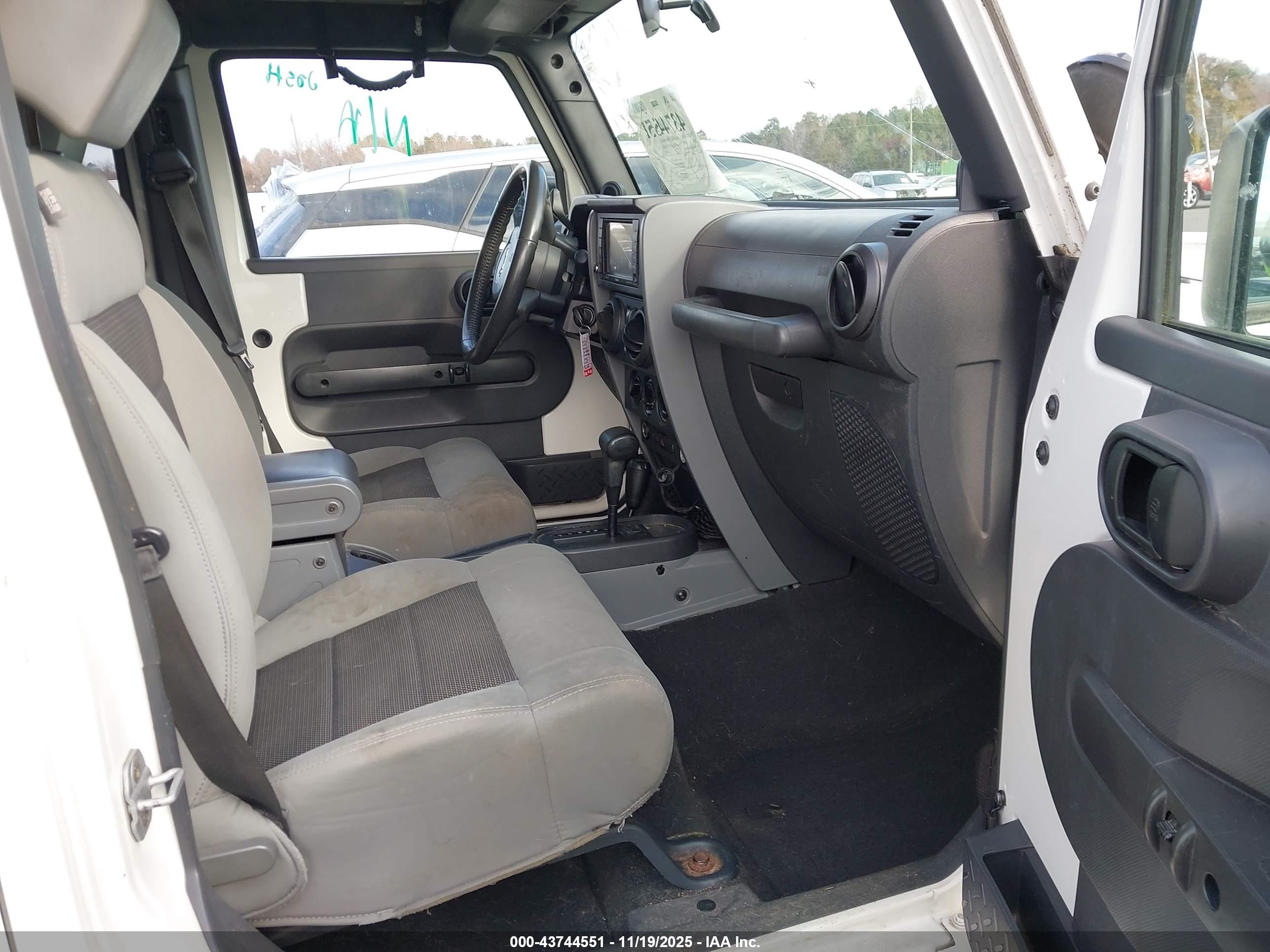 JEEP WRANGLER image 5