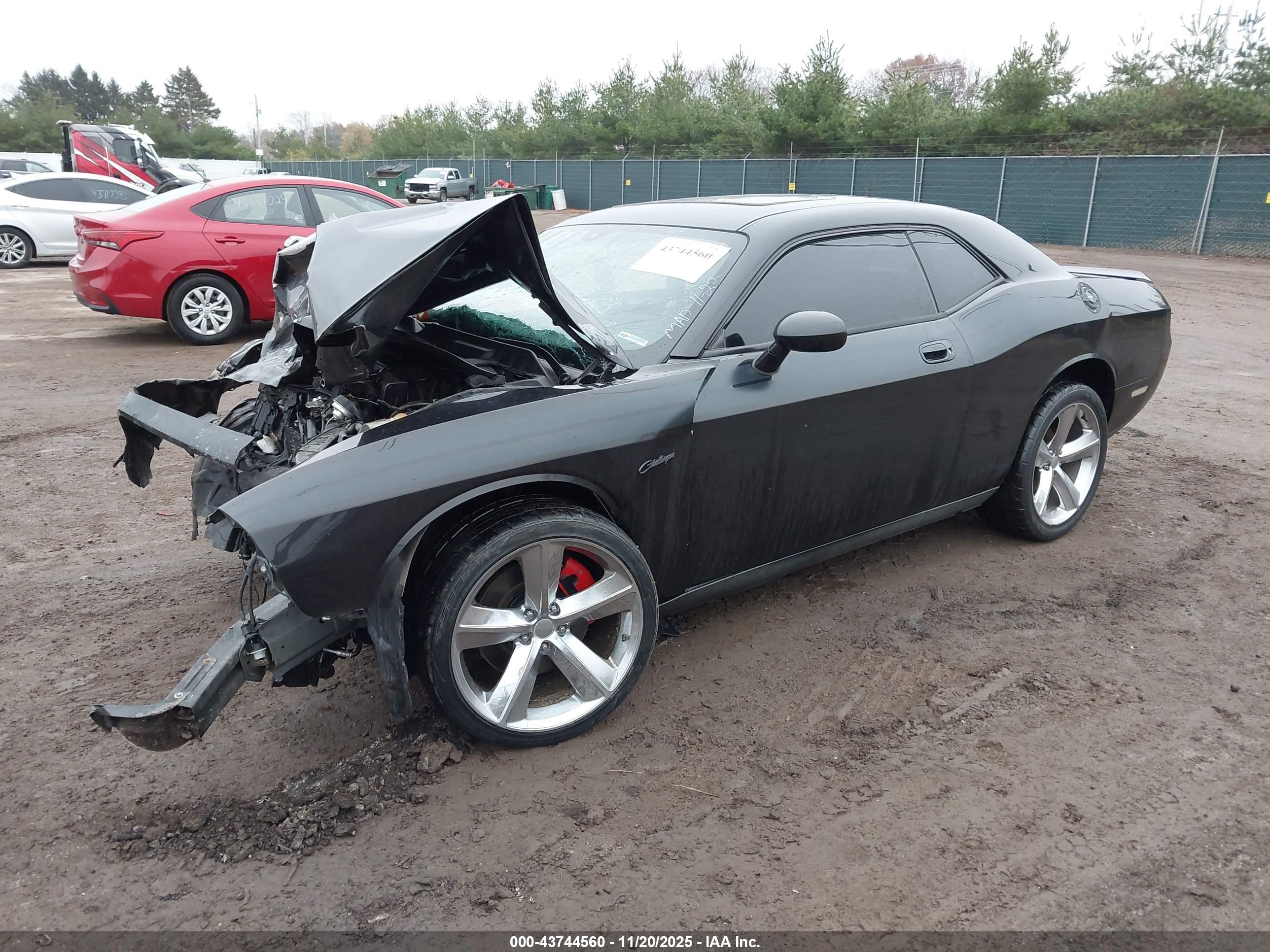 DODGE CHALLENGER image 2