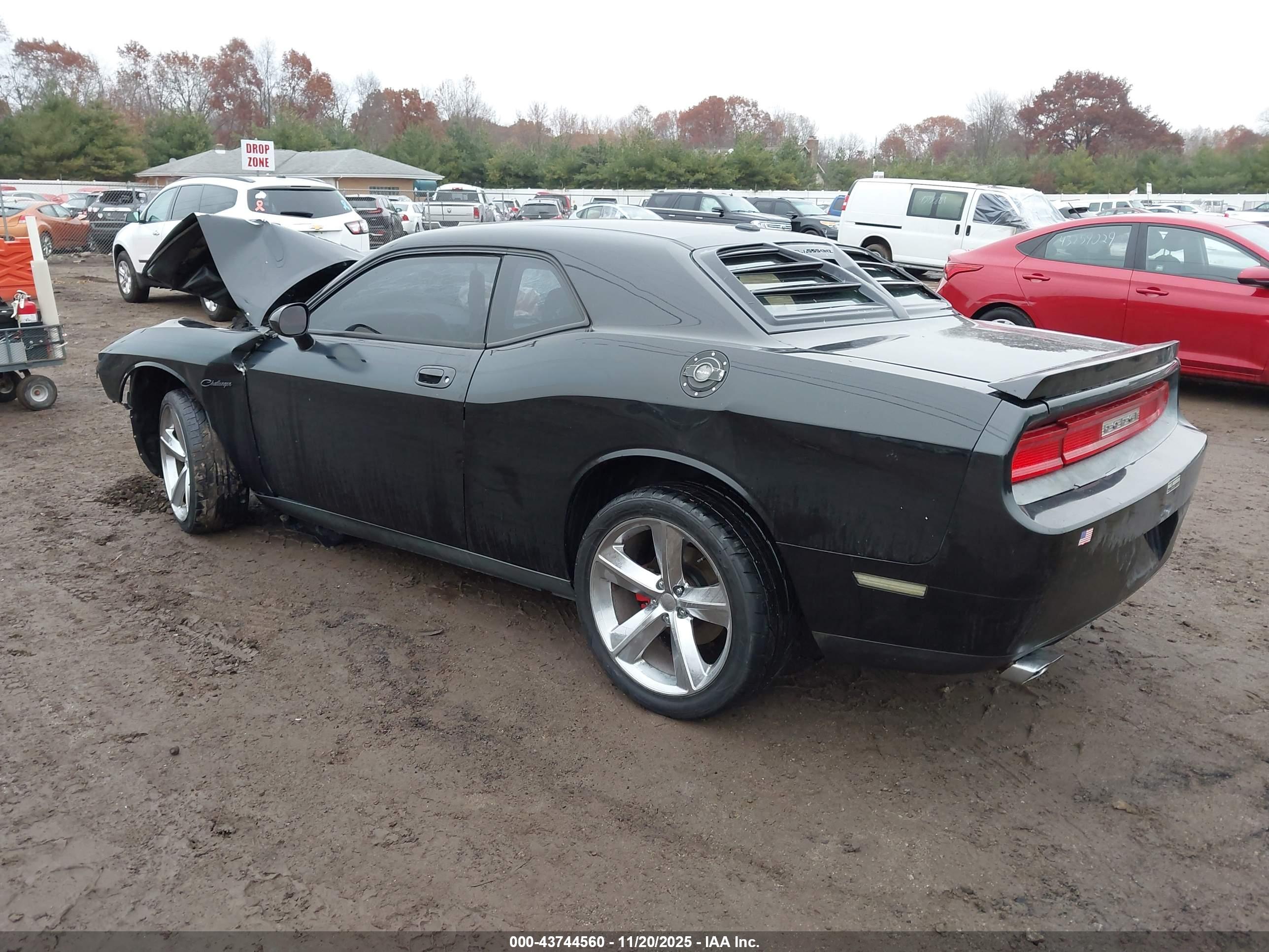 DODGE CHALLENGER image 3