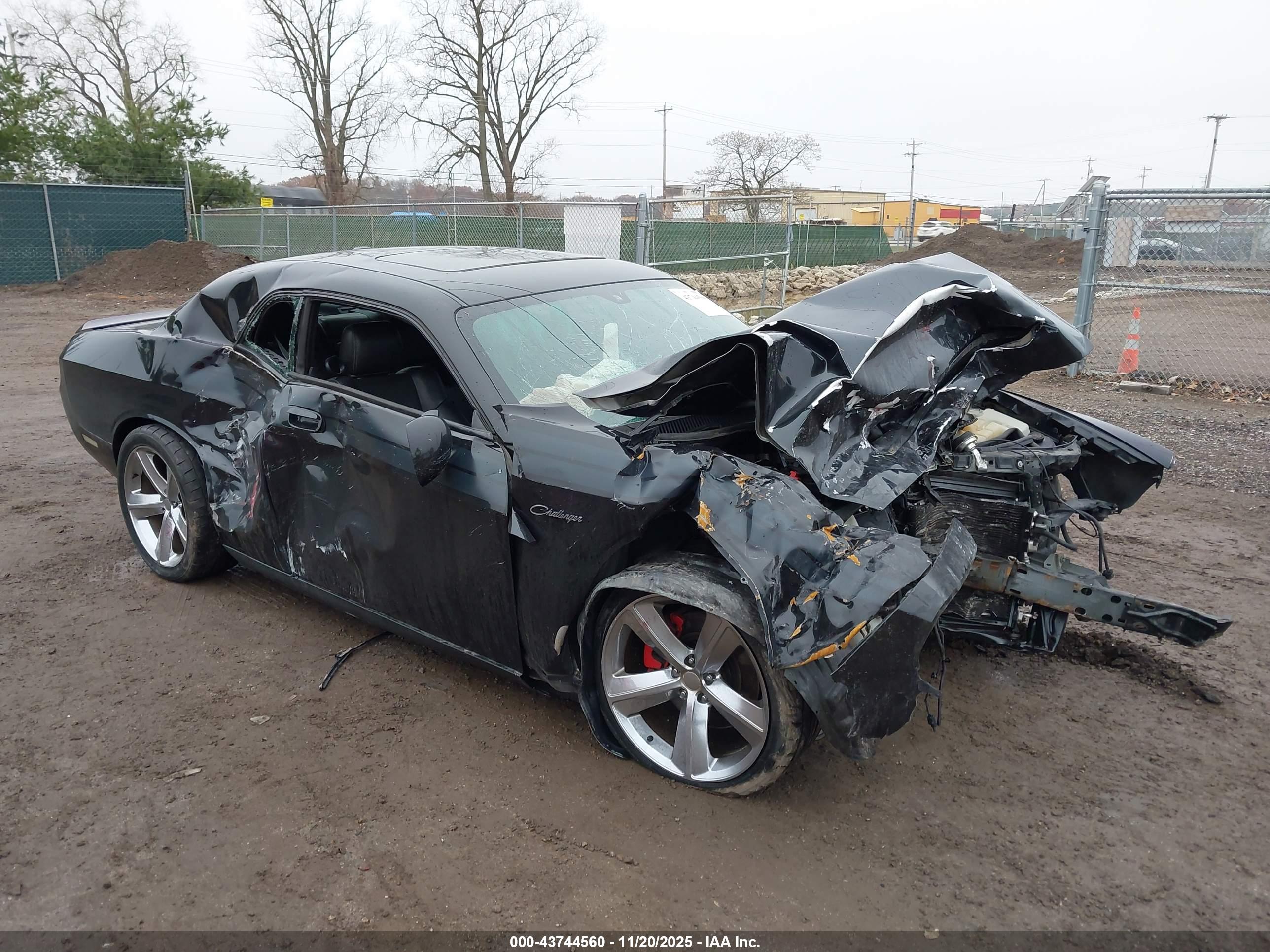 DODGE CHALLENGER image 6