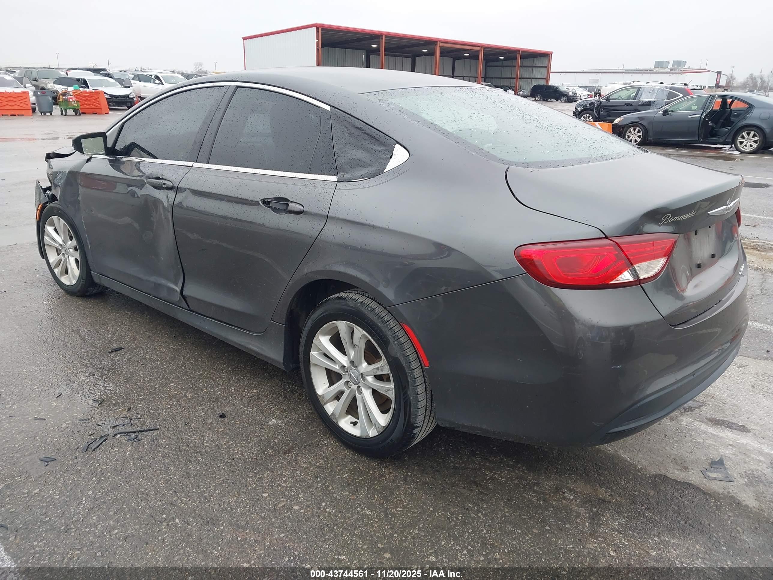 CHRYSLER 200 image 3