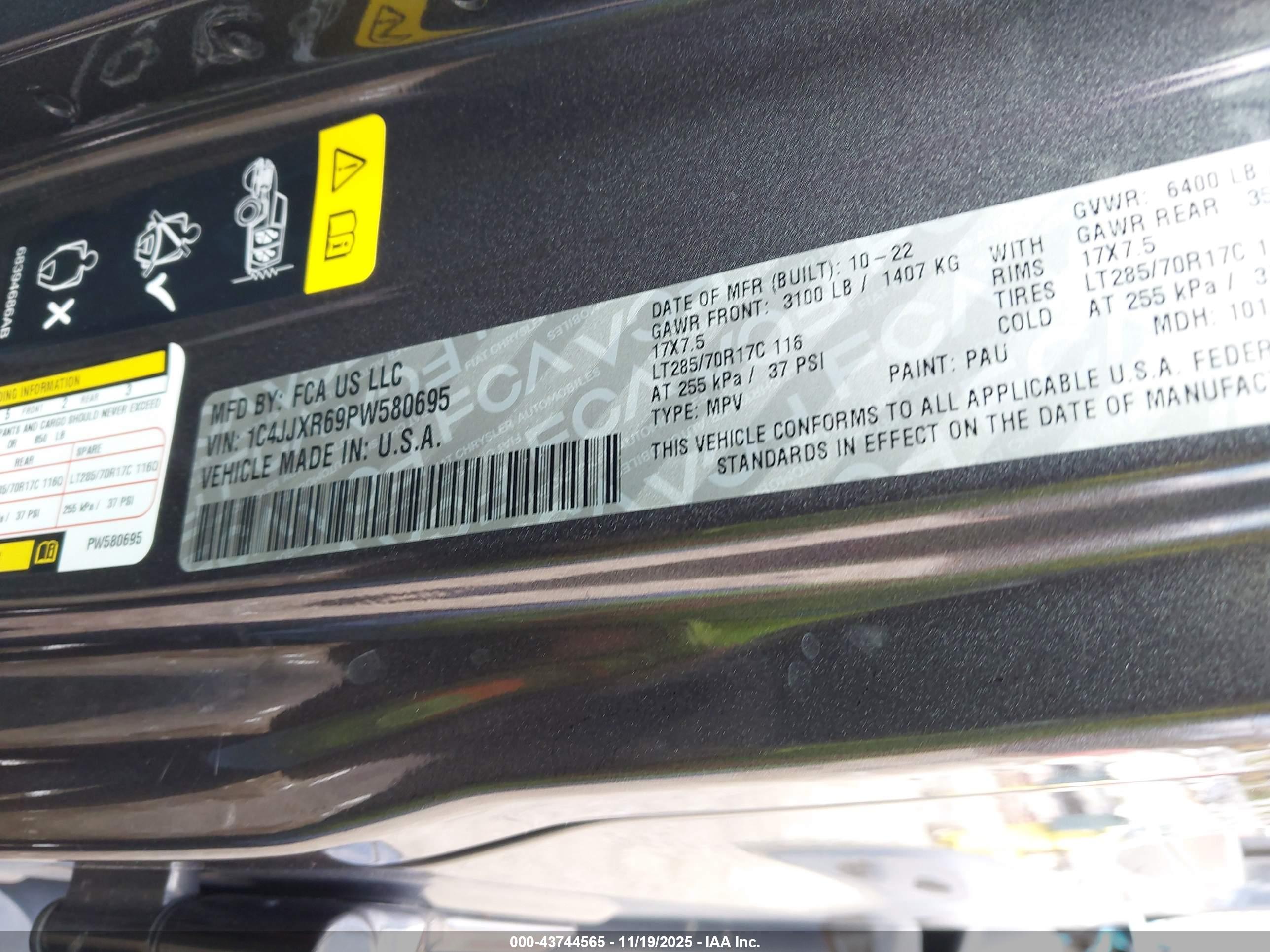 JEEP WRANGLER image 9