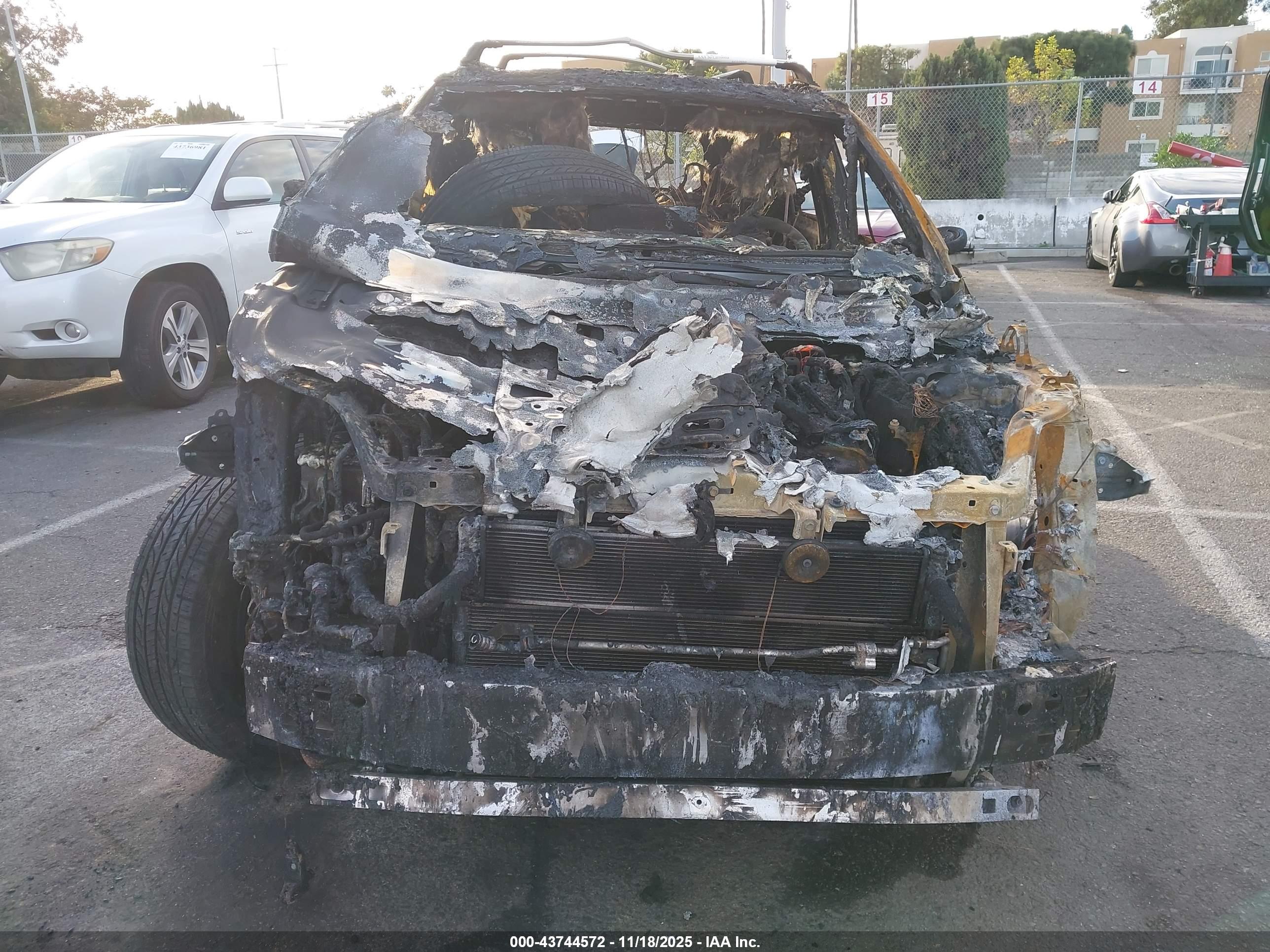 TOYOTA RAV4 image 6