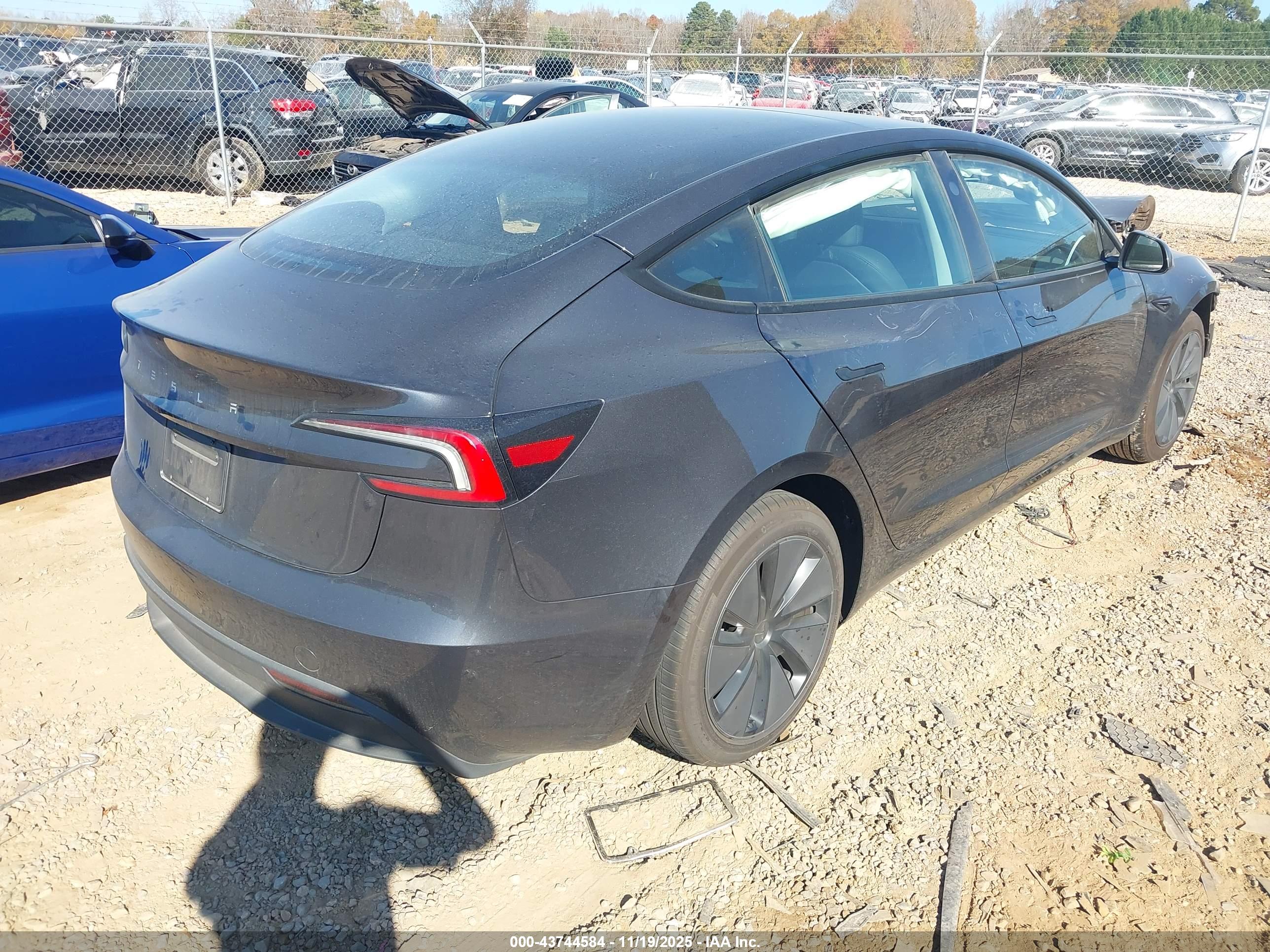 TESLA MODEL image 4