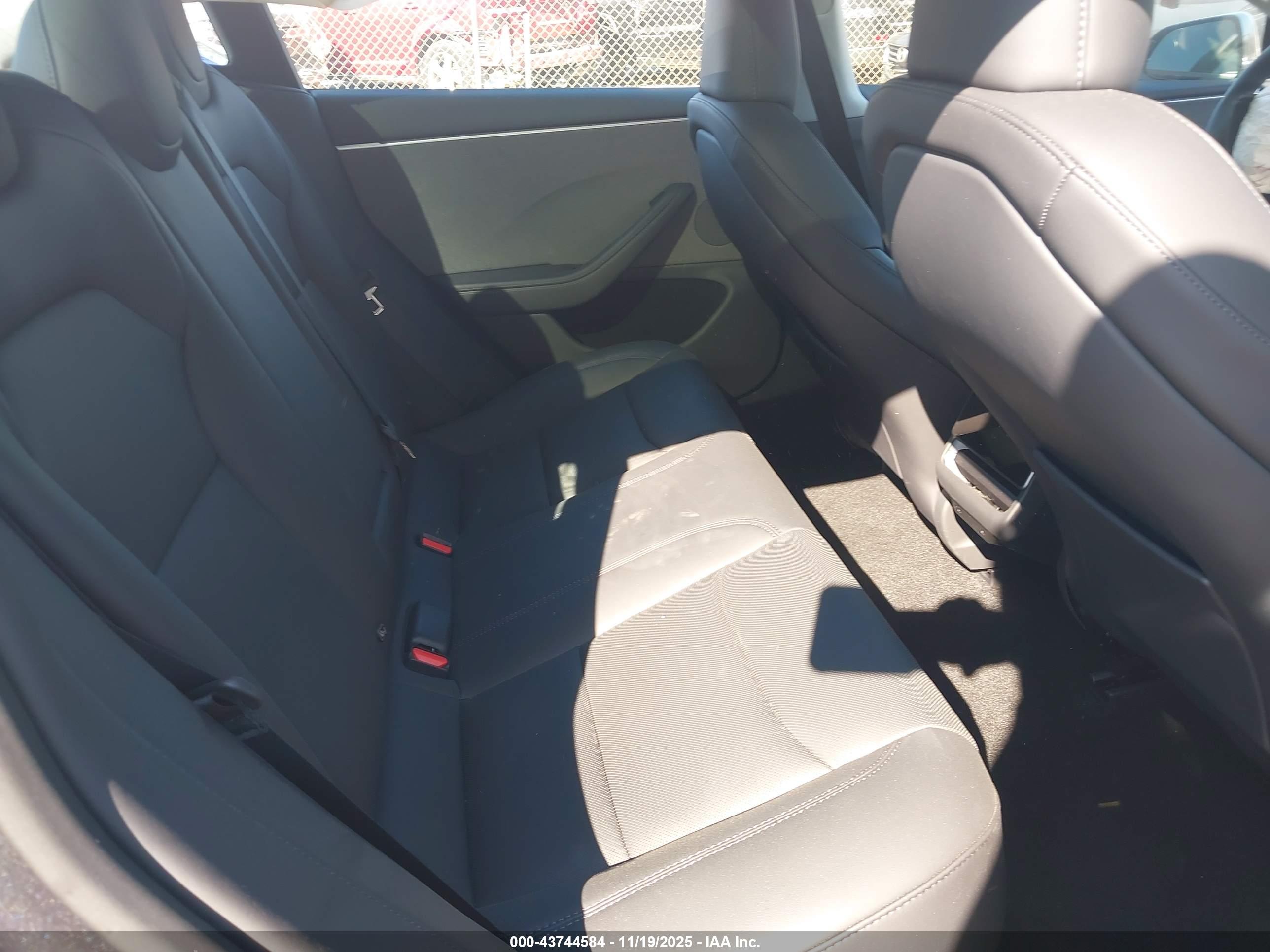 TESLA MODEL image 8