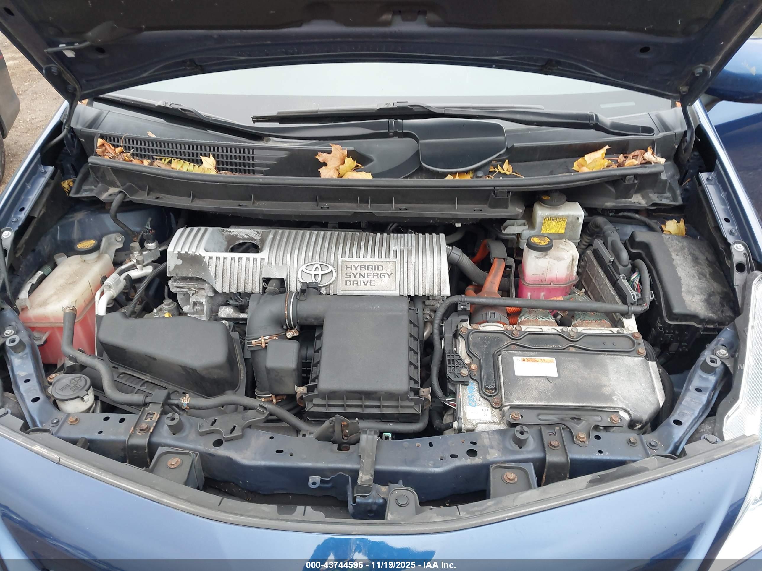 TOYOTA PRIUS image 10