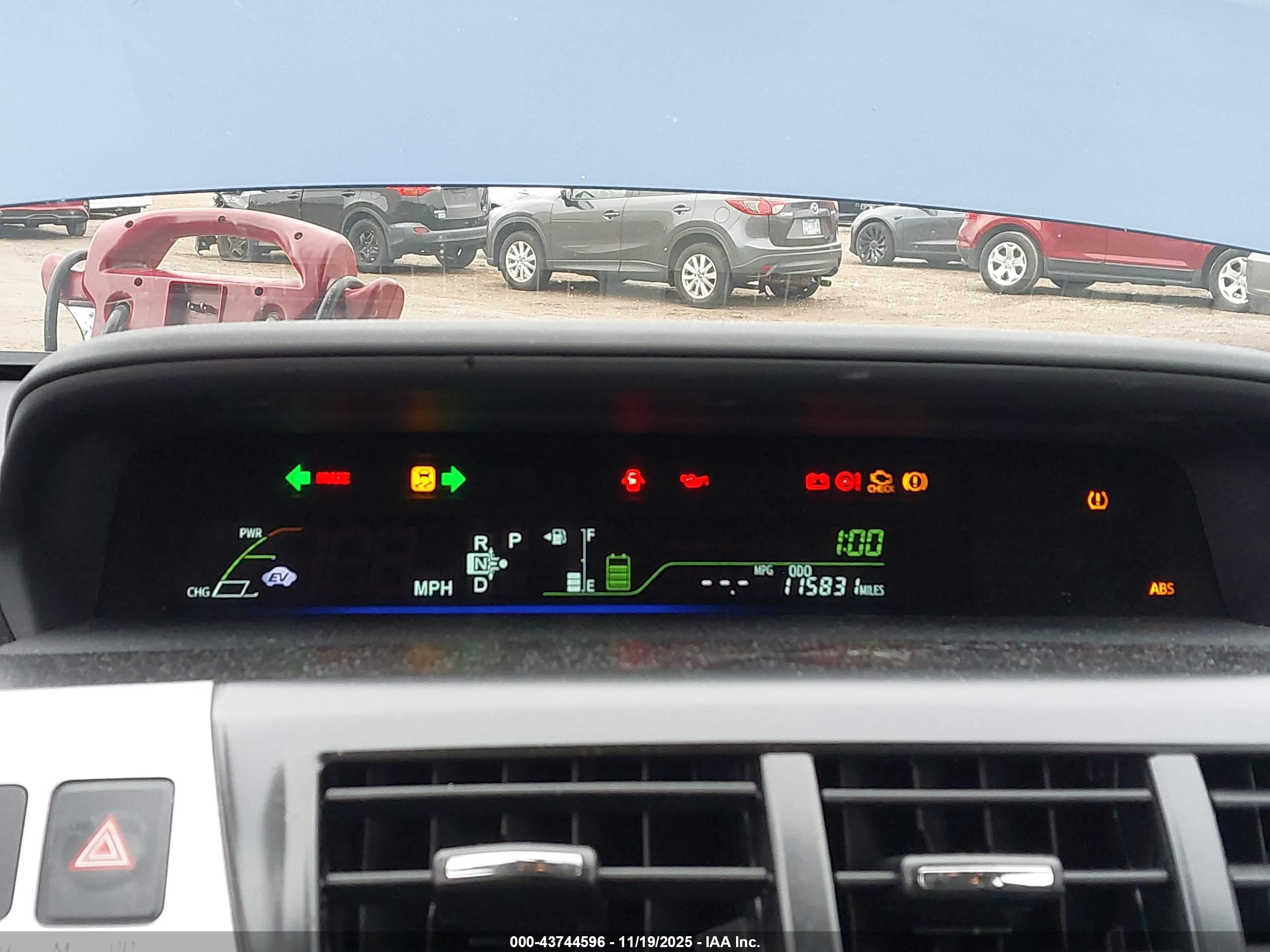 TOYOTA PRIUS image 7
