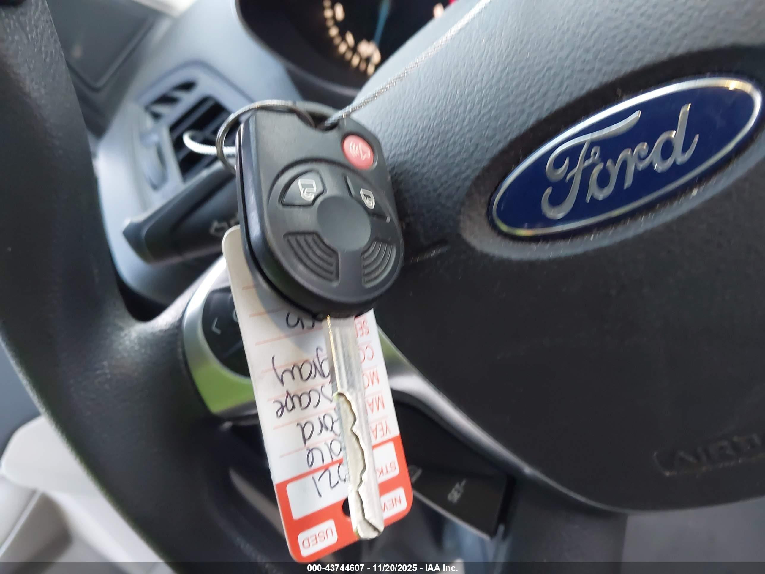 FORD ESCAPE image 11