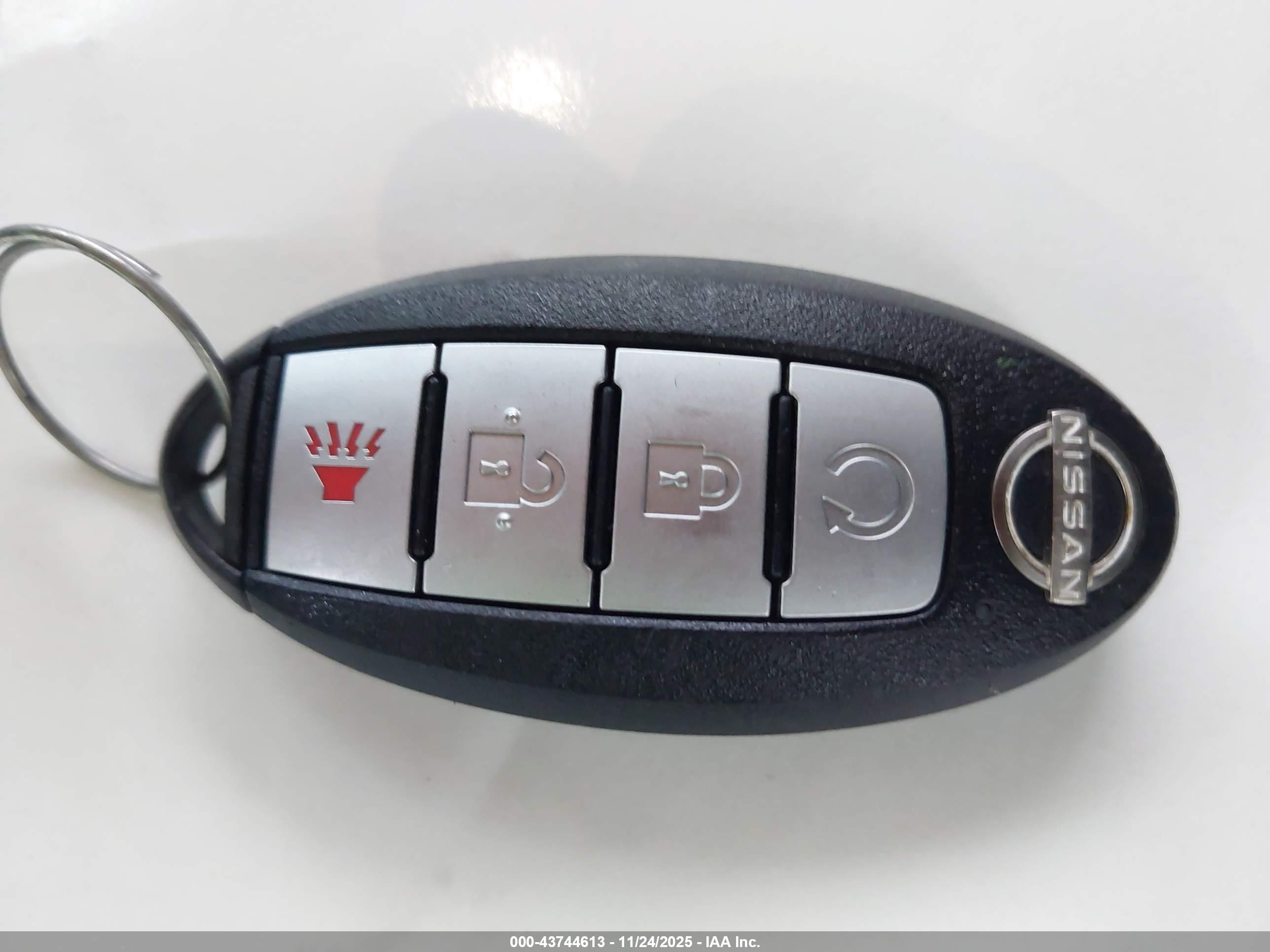 NISSAN MURANO image 11