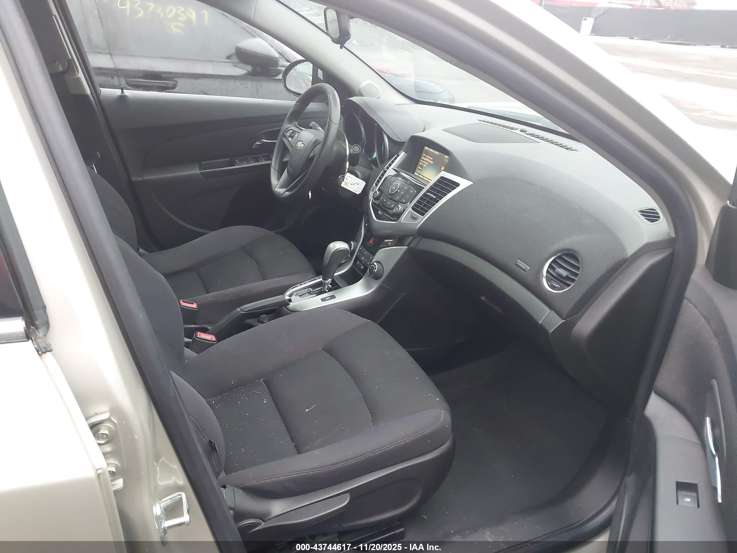 CHEVROLET CRUZE image 5
