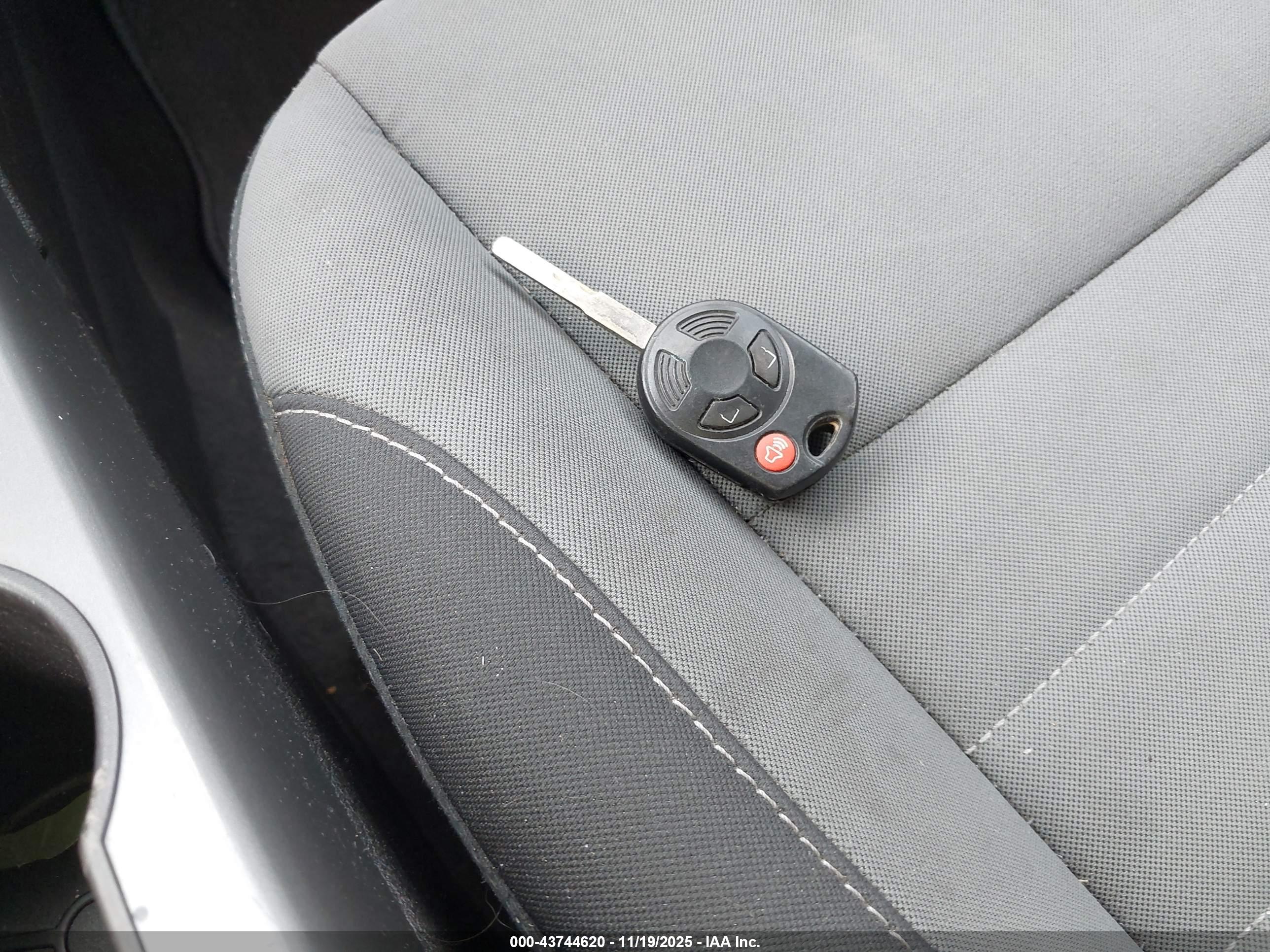 FORD ESCAPE image 11