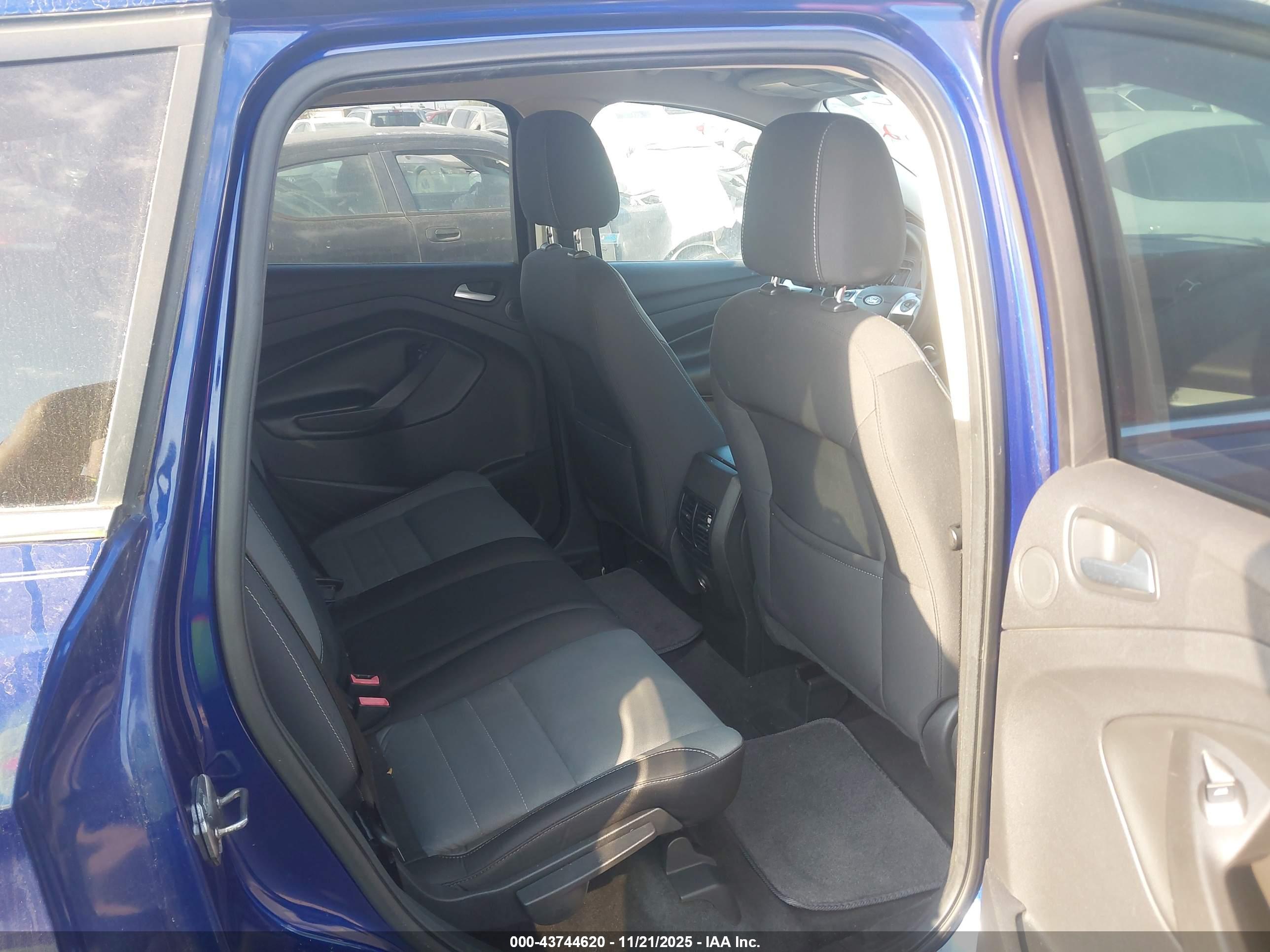 FORD ESCAPE image 8