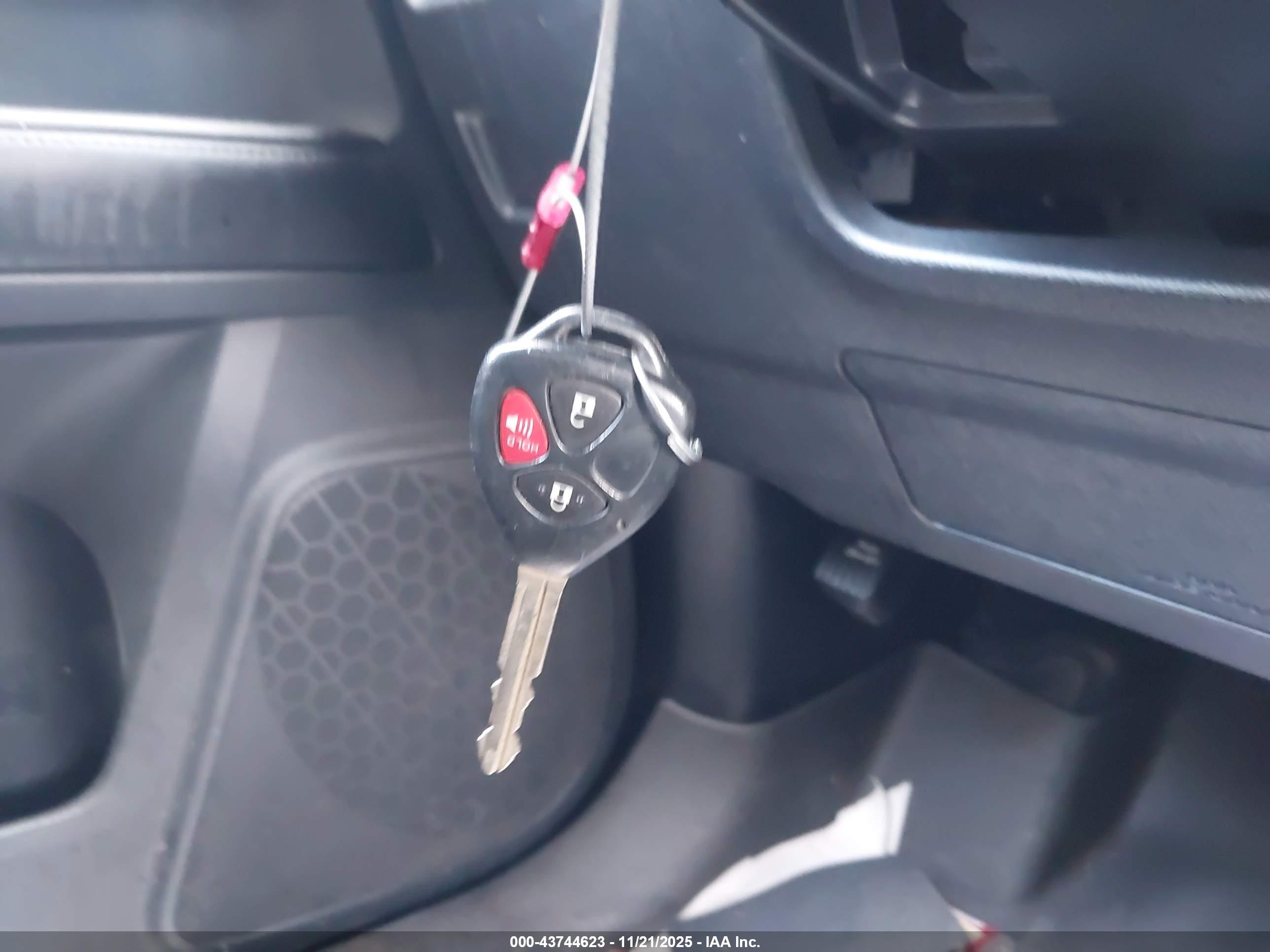TOYOTA 4RUNNER image 11