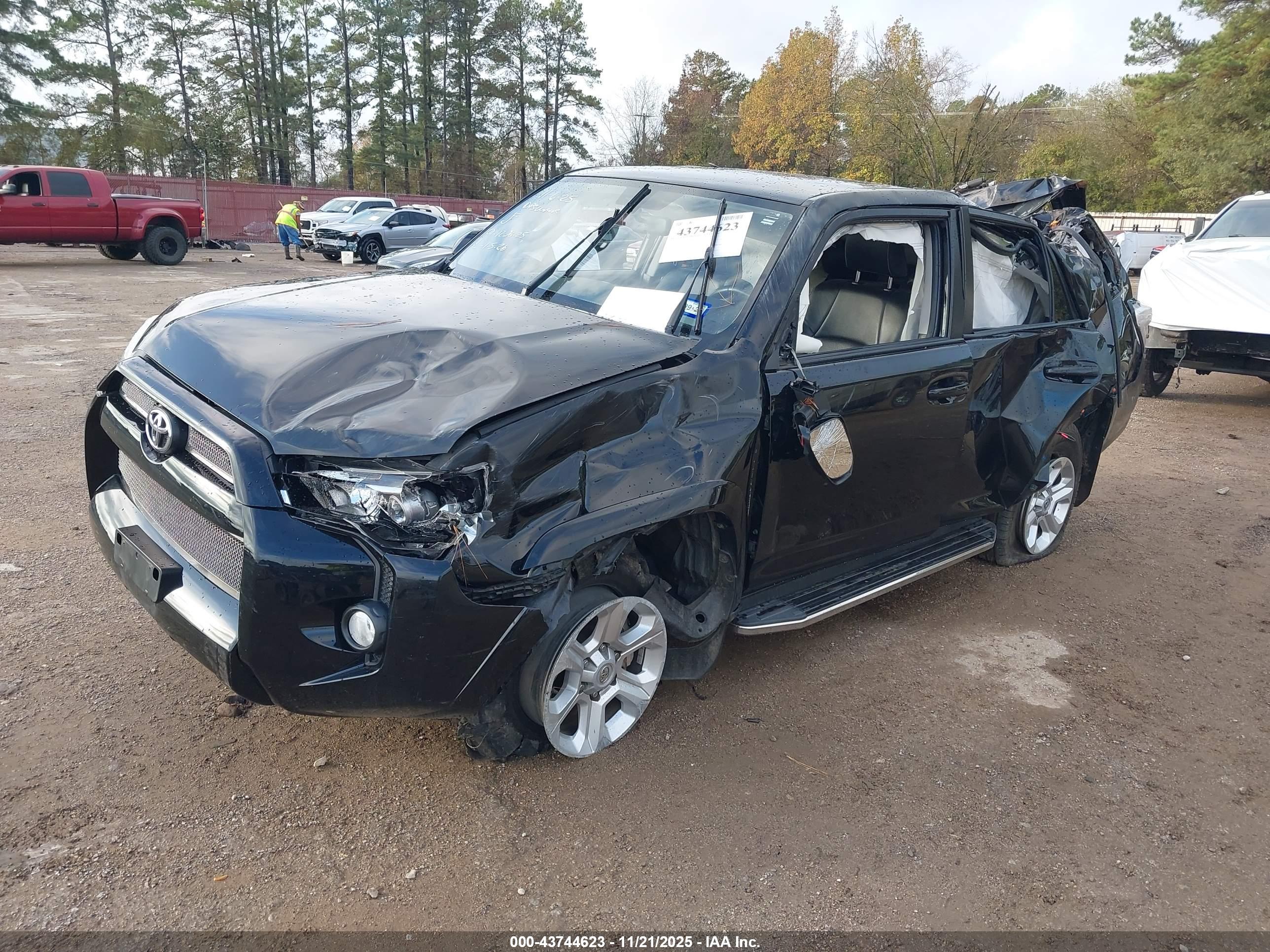 TOYOTA 4RUNNER image 2