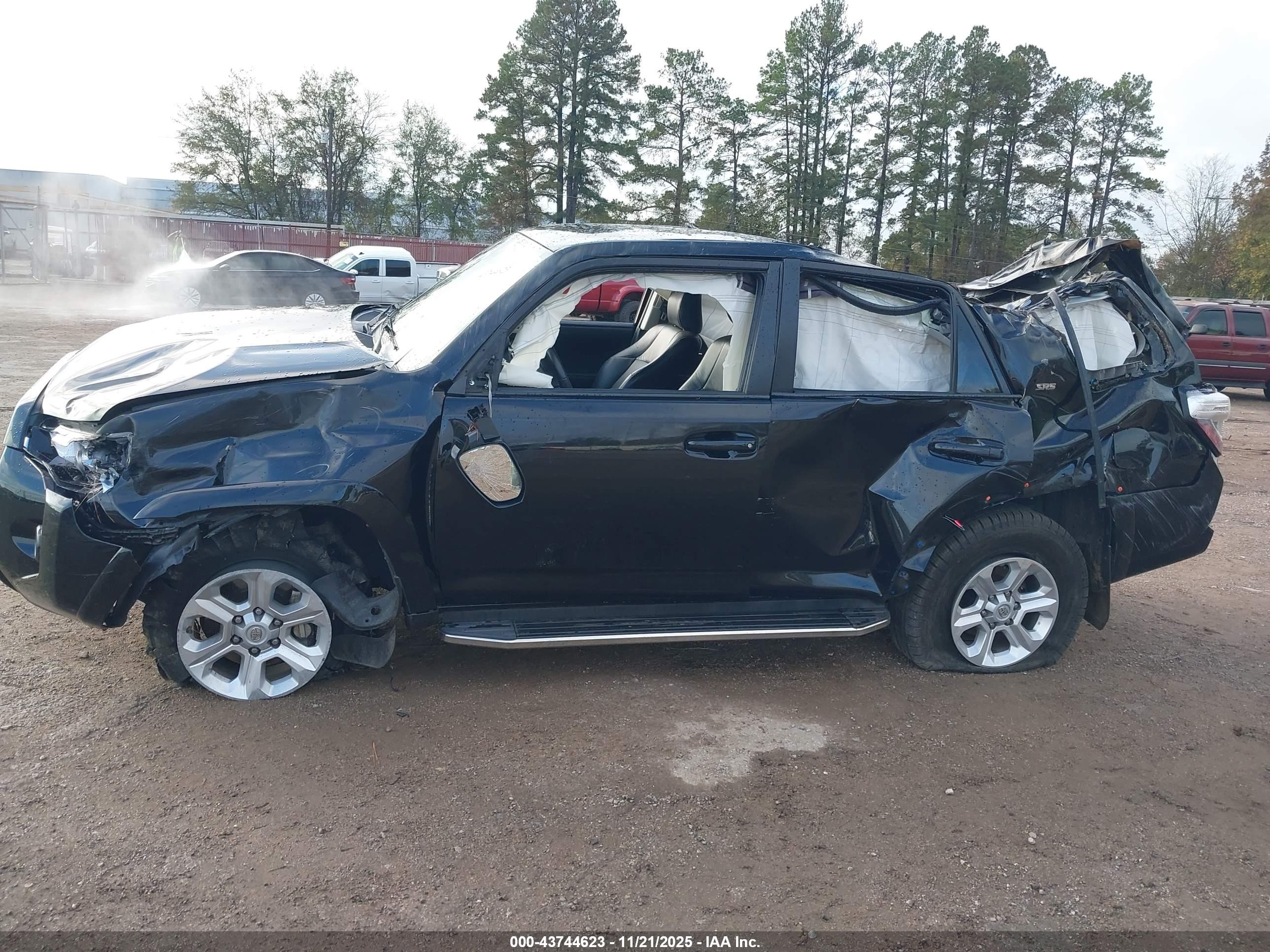 TOYOTA 4RUNNER image 6