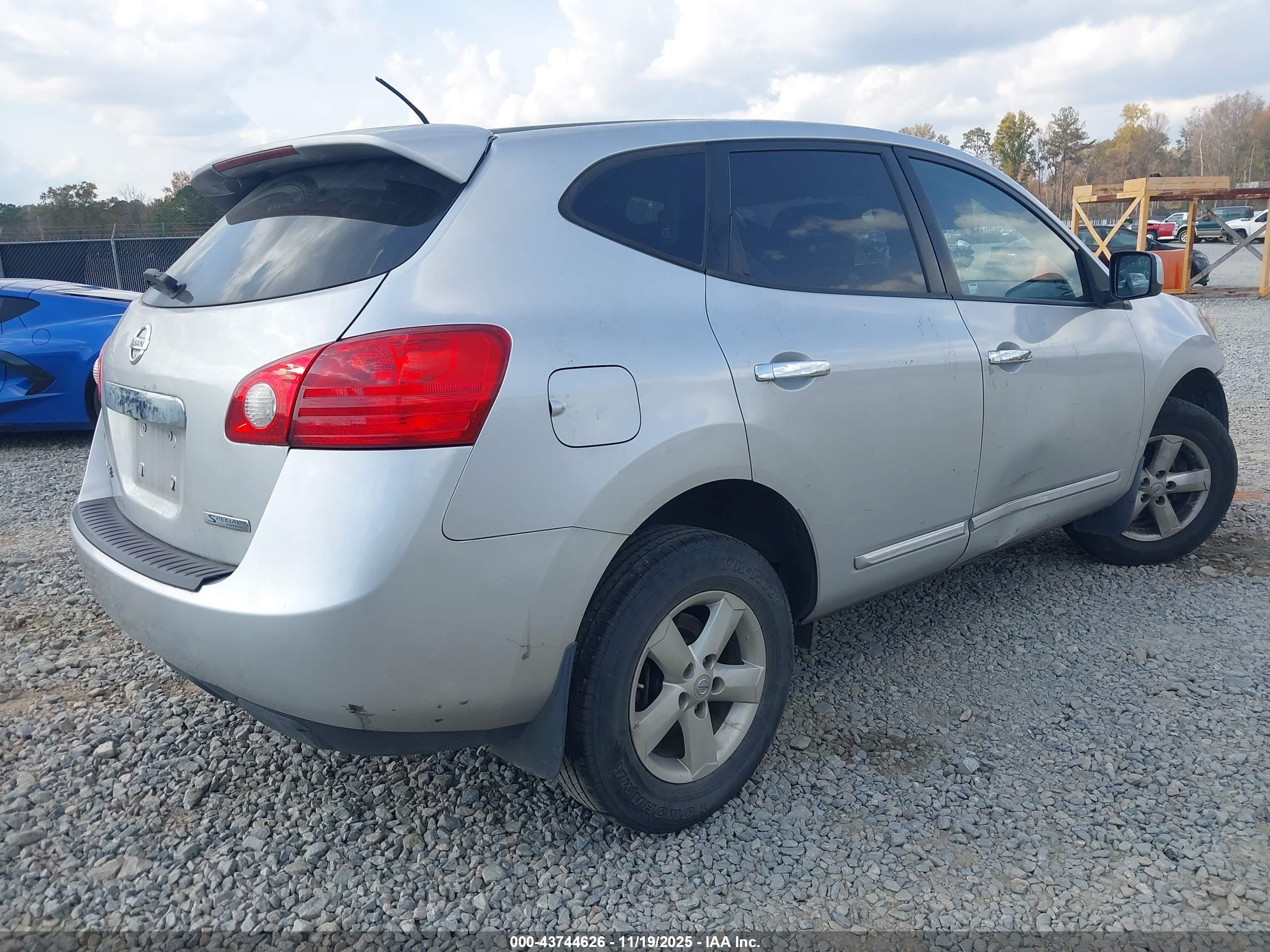 NISSAN ROGUE image 4
