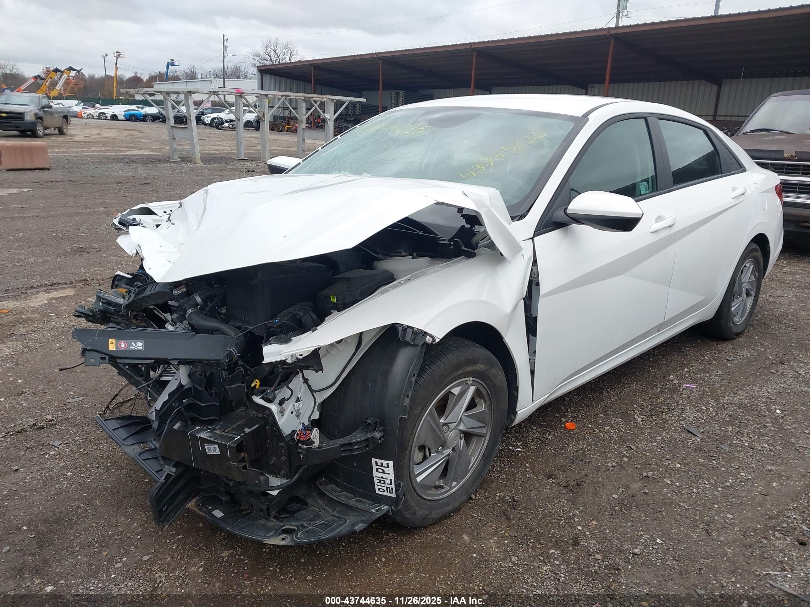 HYUNDAI ELANTRA image 2