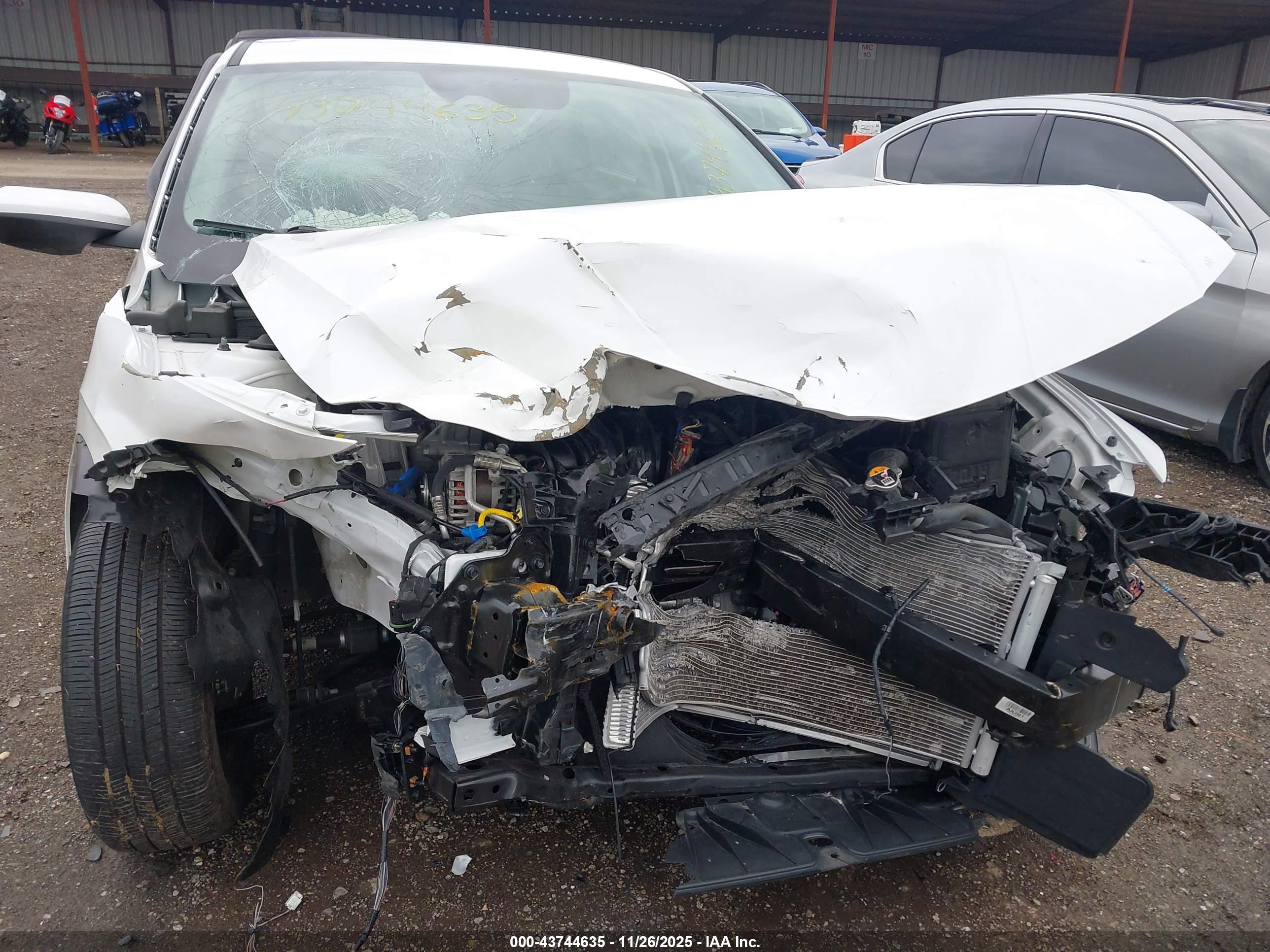 HYUNDAI ELANTRA image 6