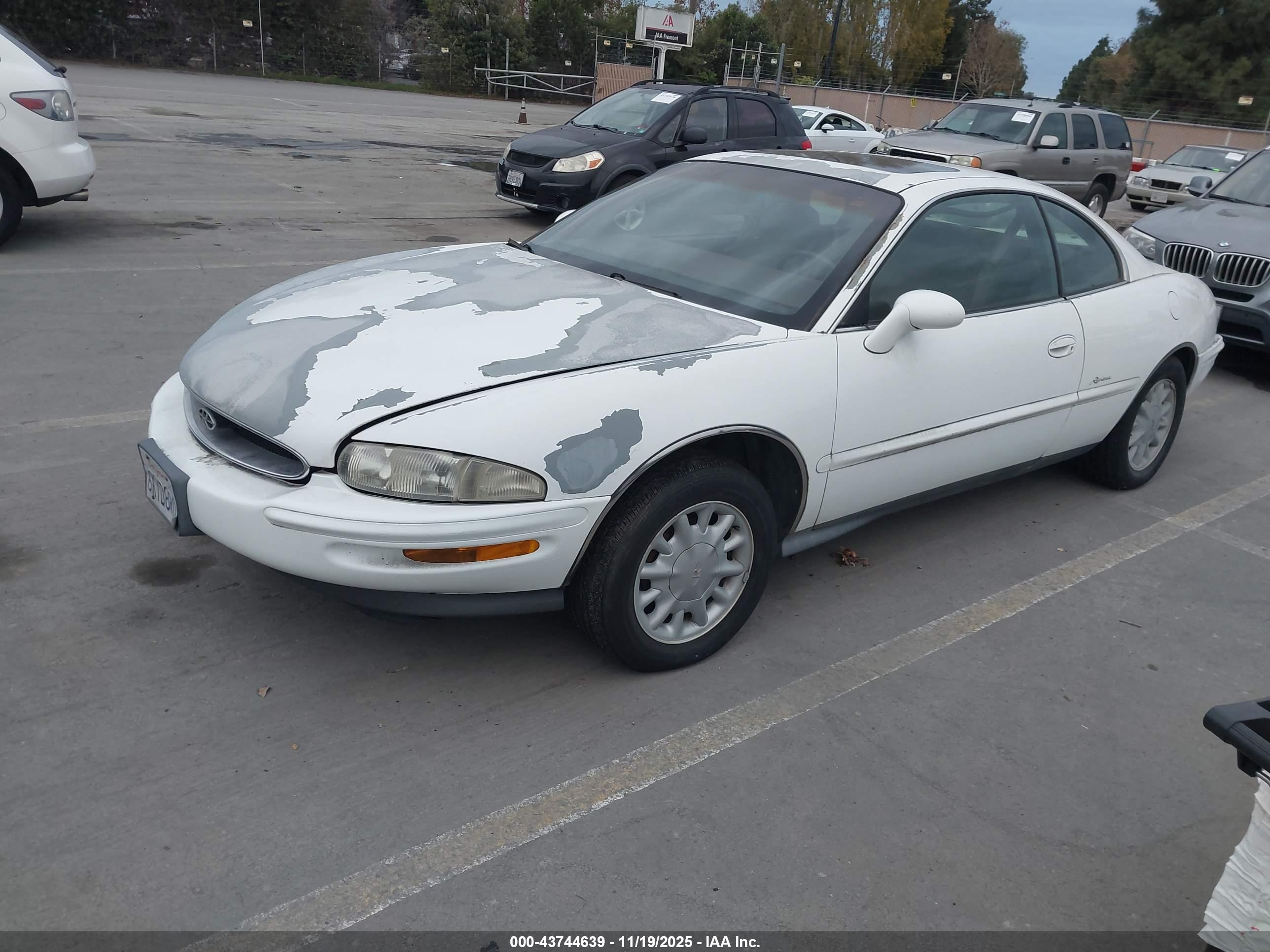 BUICK RIVIERA image 2