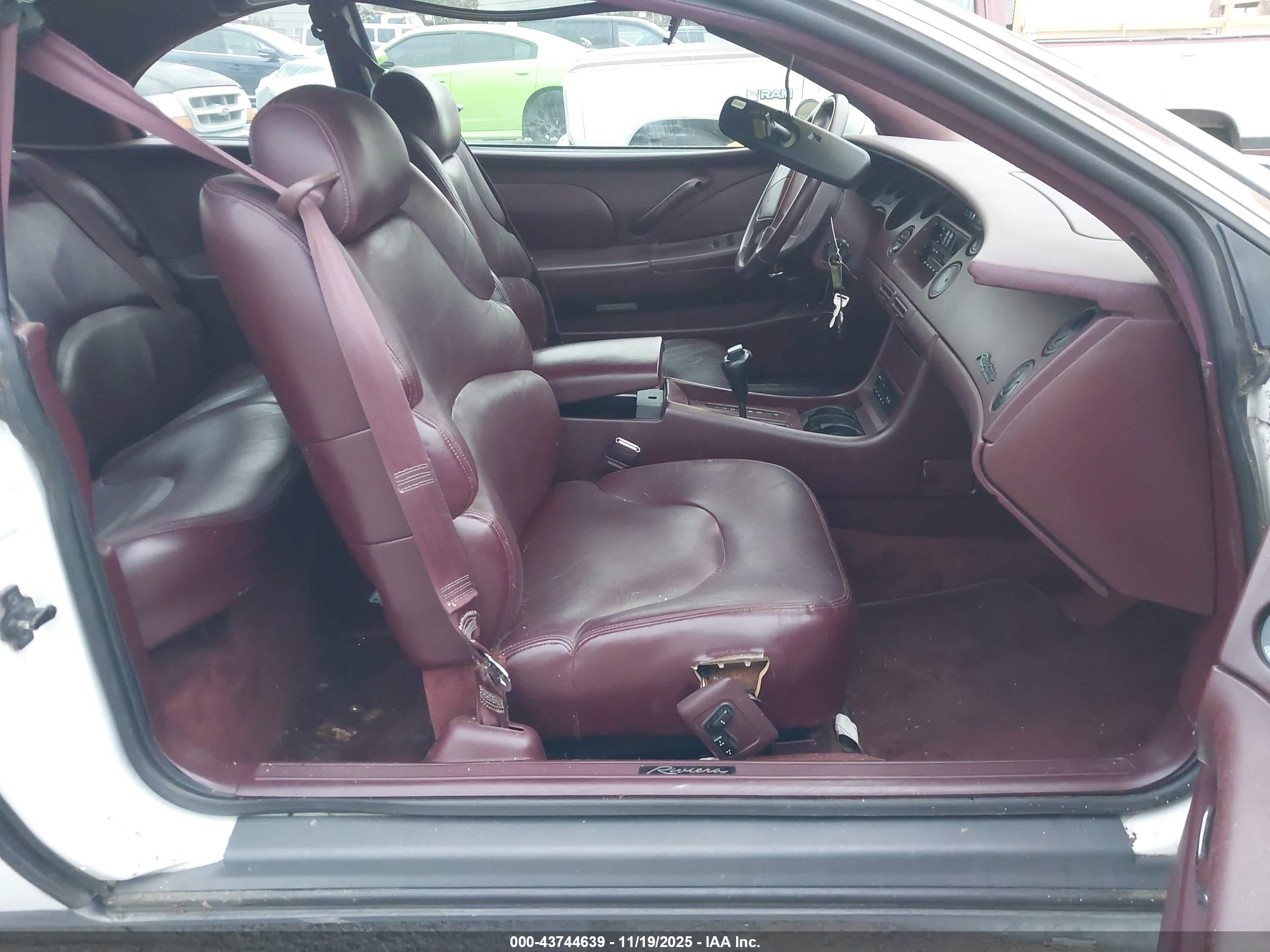BUICK RIVIERA image 5