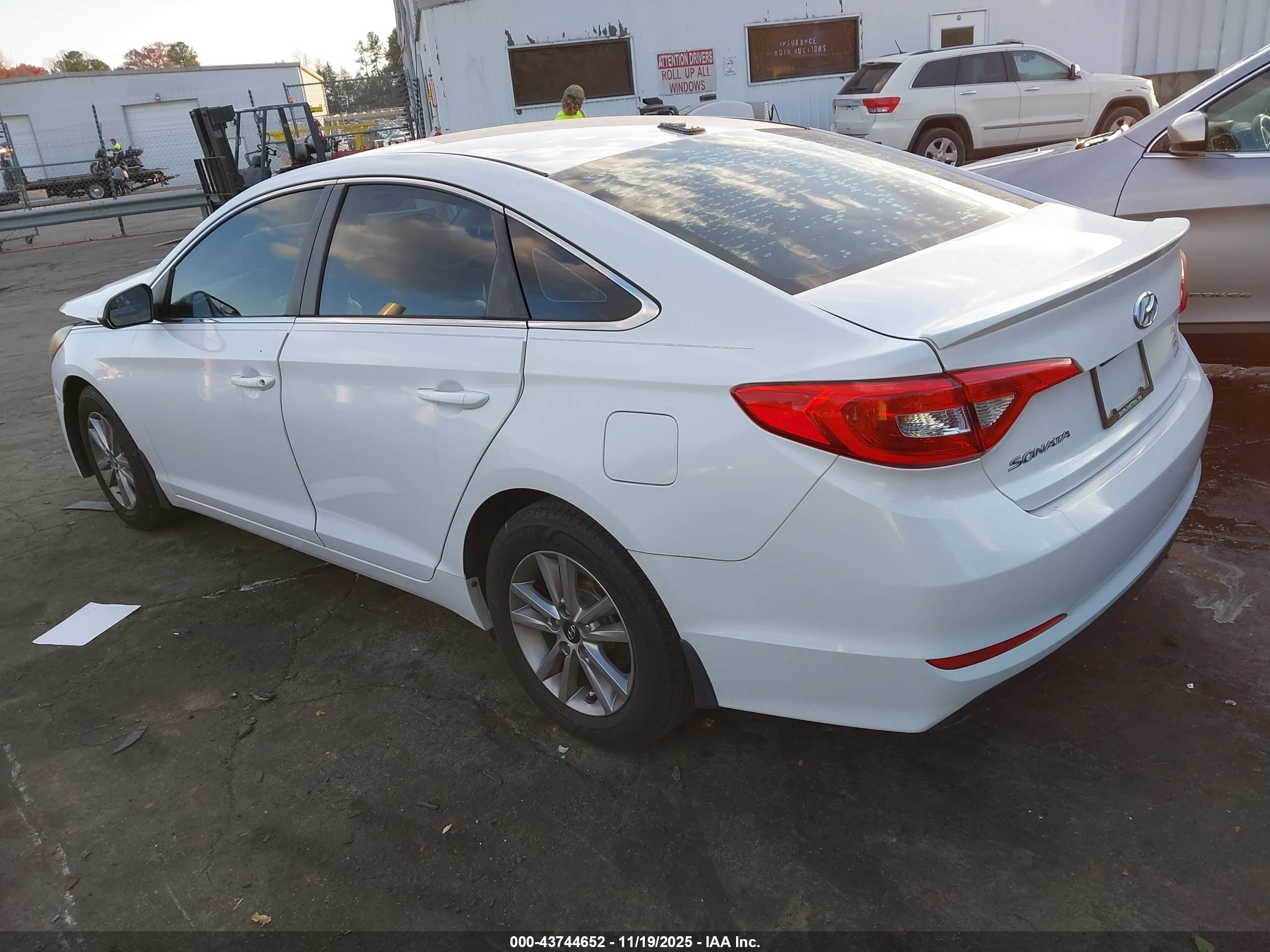 HYUNDAI SONATA image 3