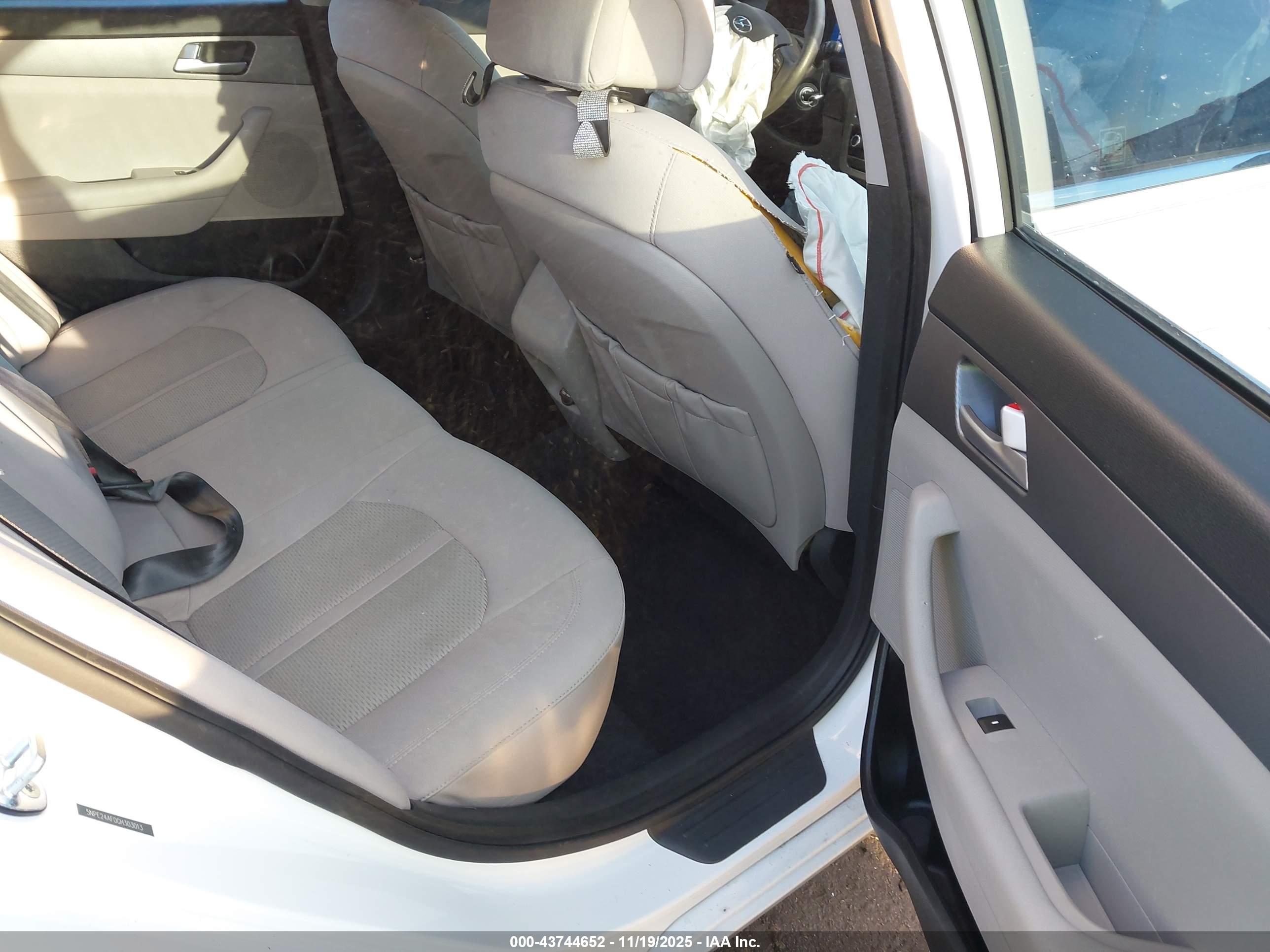 HYUNDAI SONATA image 8