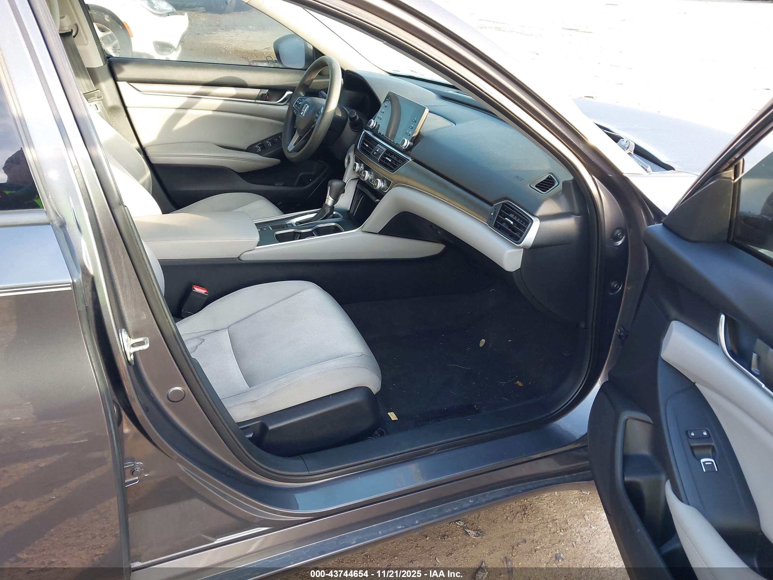 HONDA ACCORD image 5