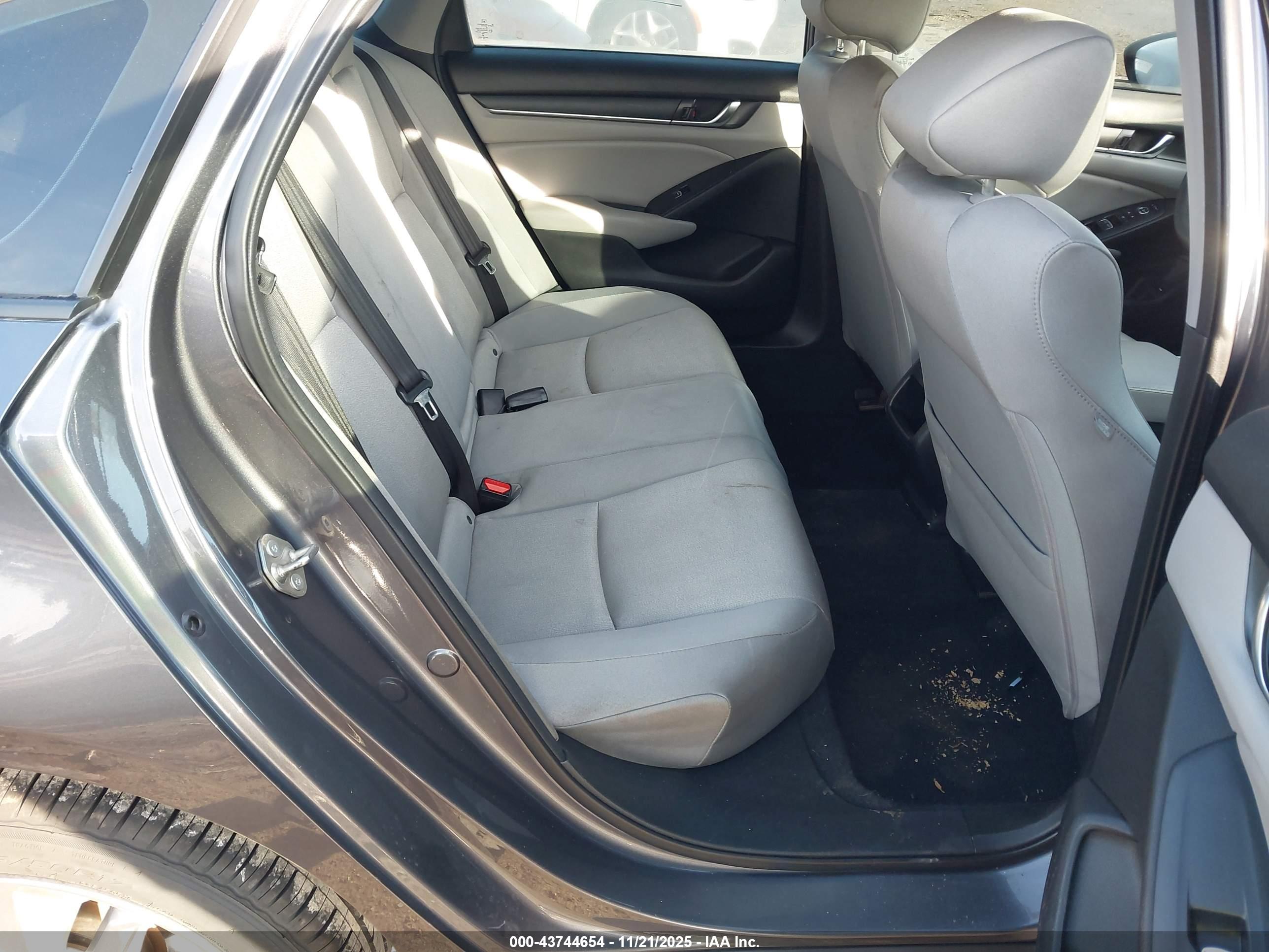 HONDA ACCORD image 8
