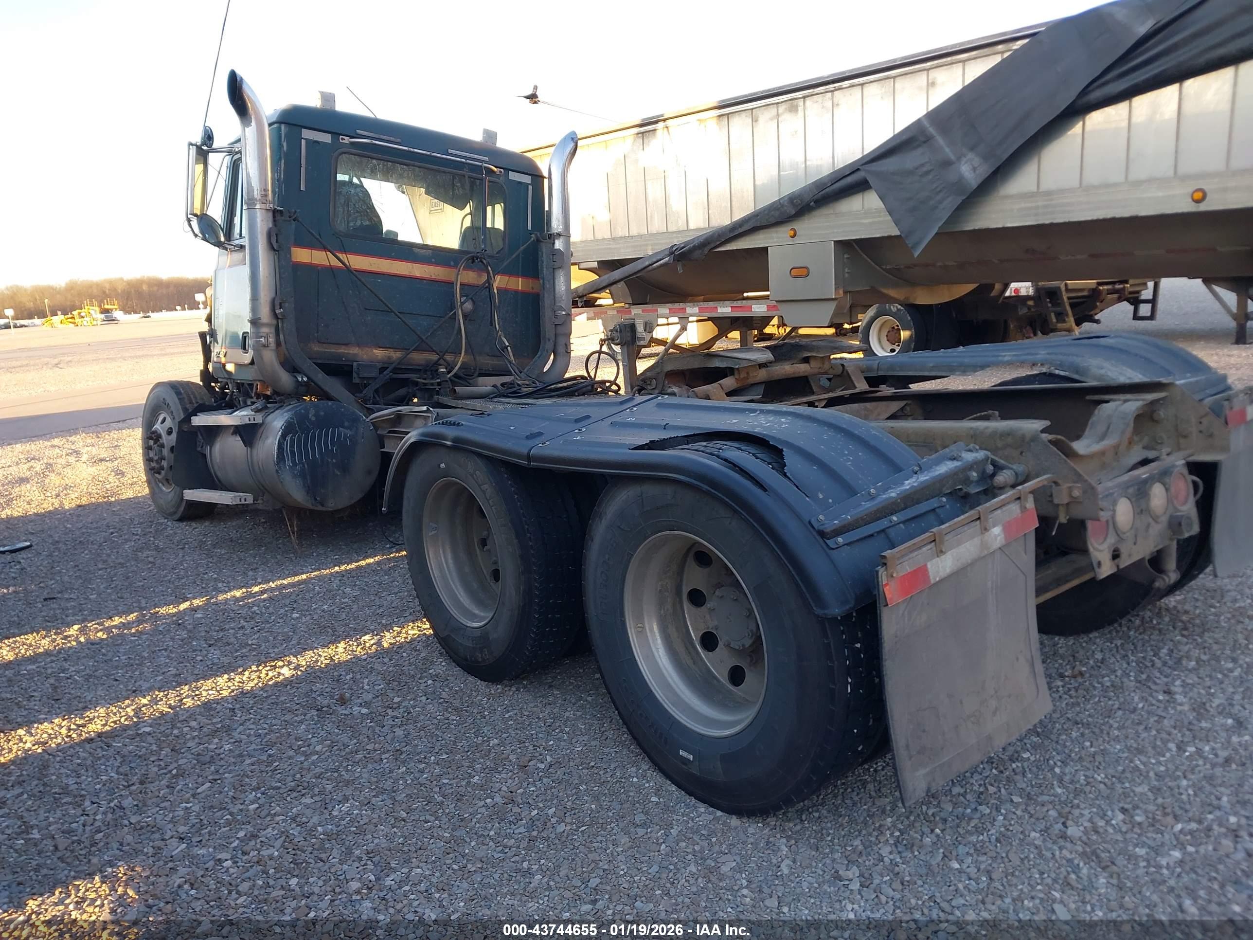 MACK 600 image 3