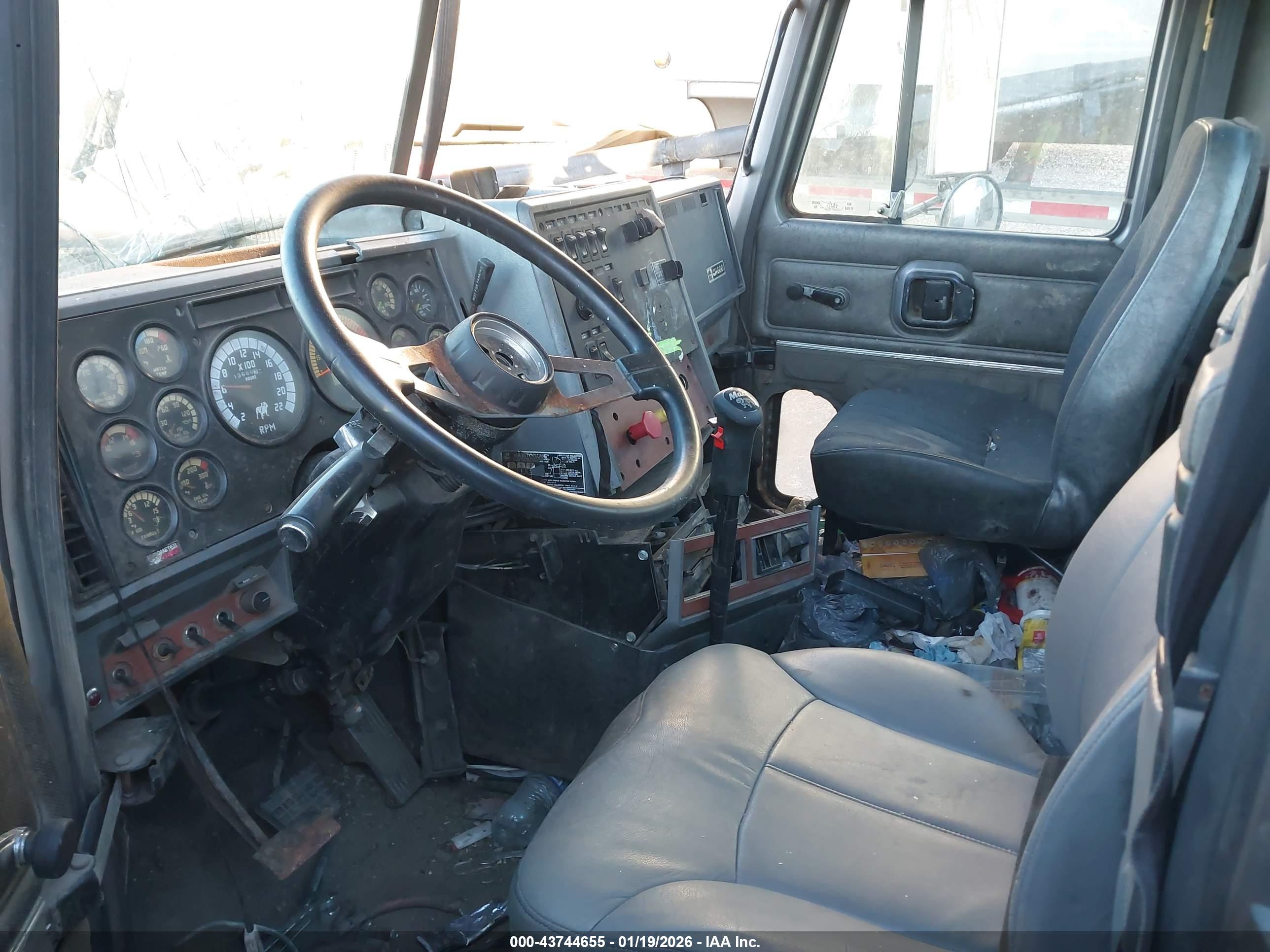 MACK 600 image 8