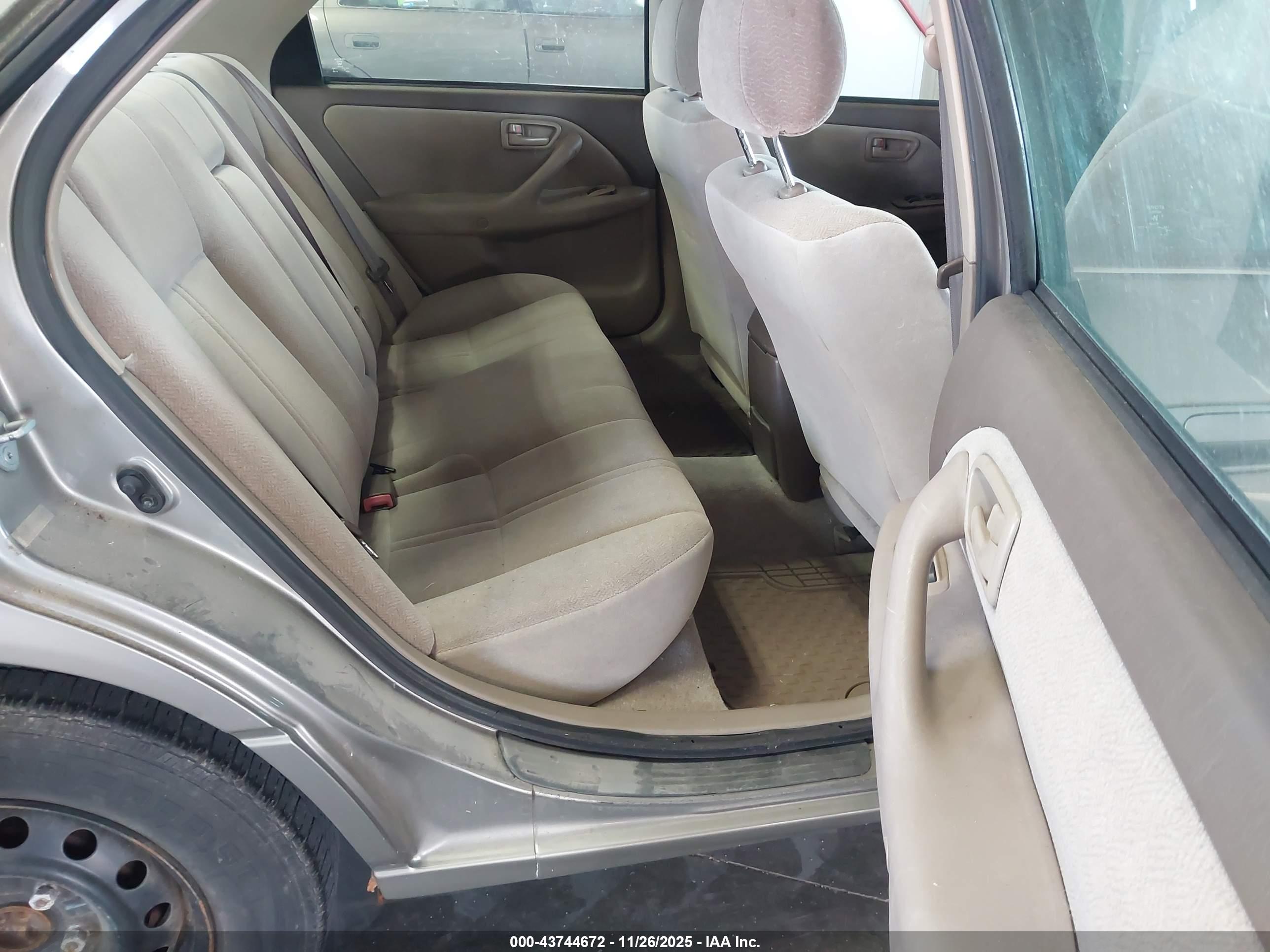 TOYOTA CAMRY image 8