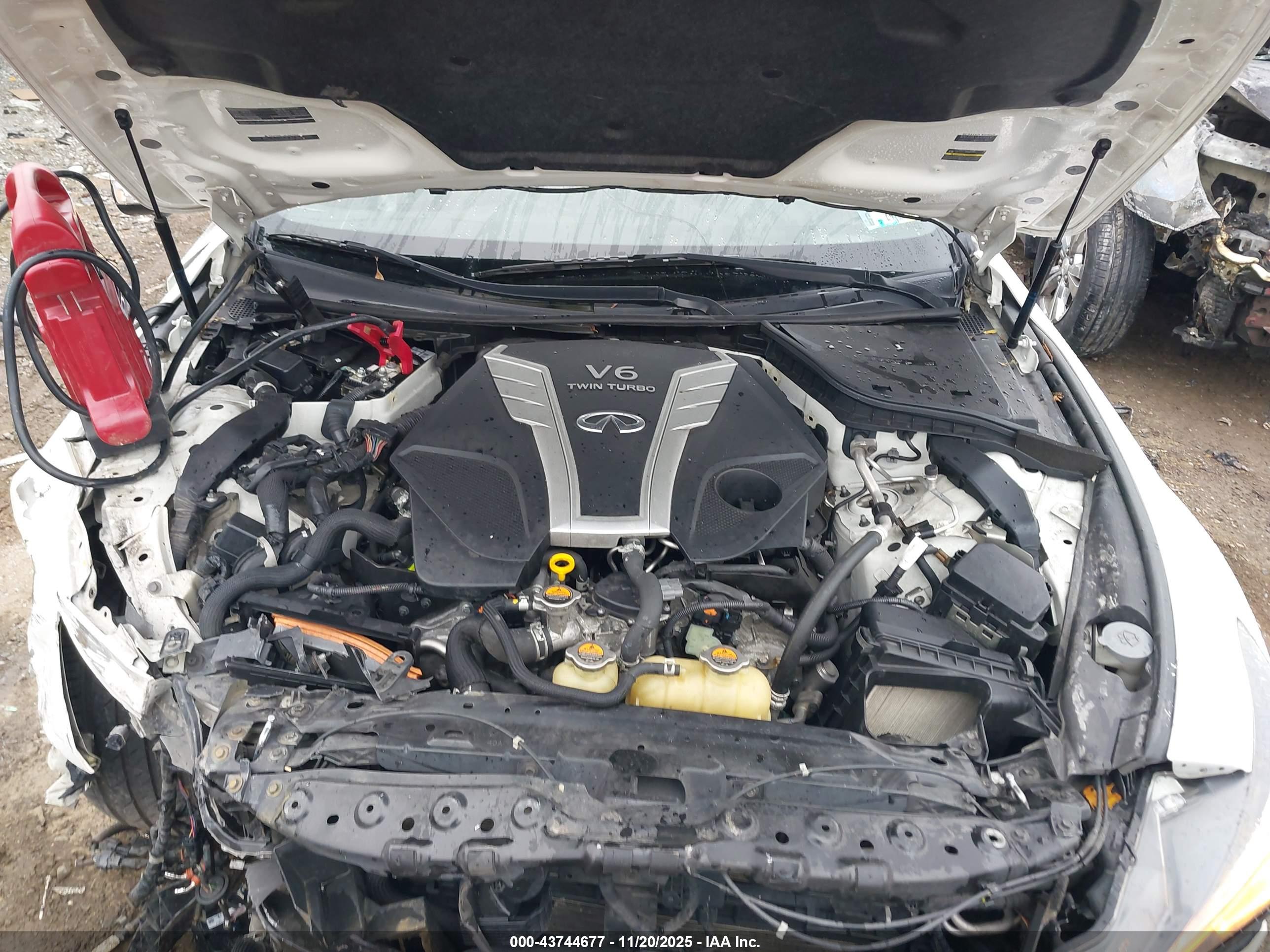 INFINITI Q60 image 10