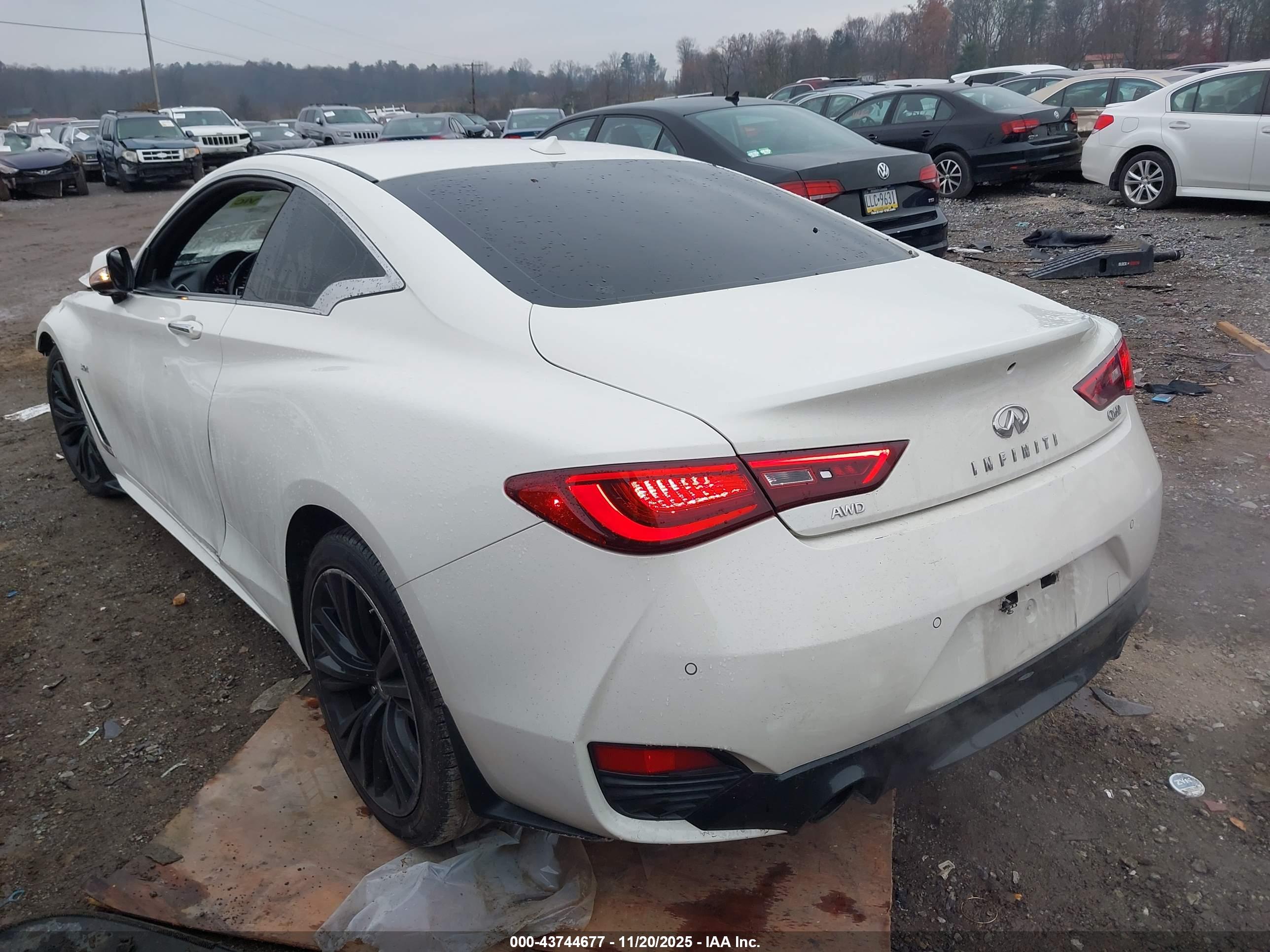 INFINITI Q60 image 3