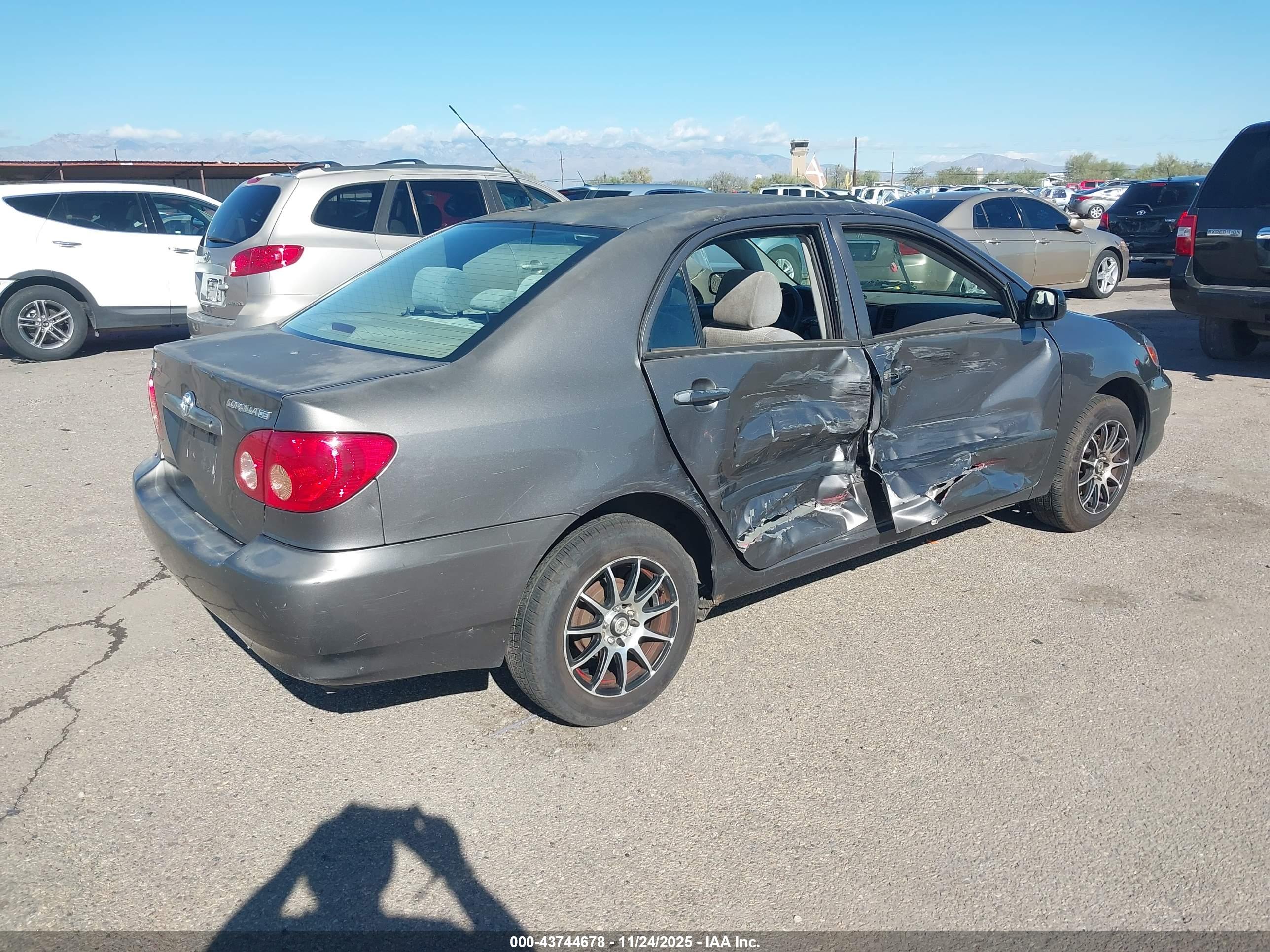 TOYOTA COROLLA image 4