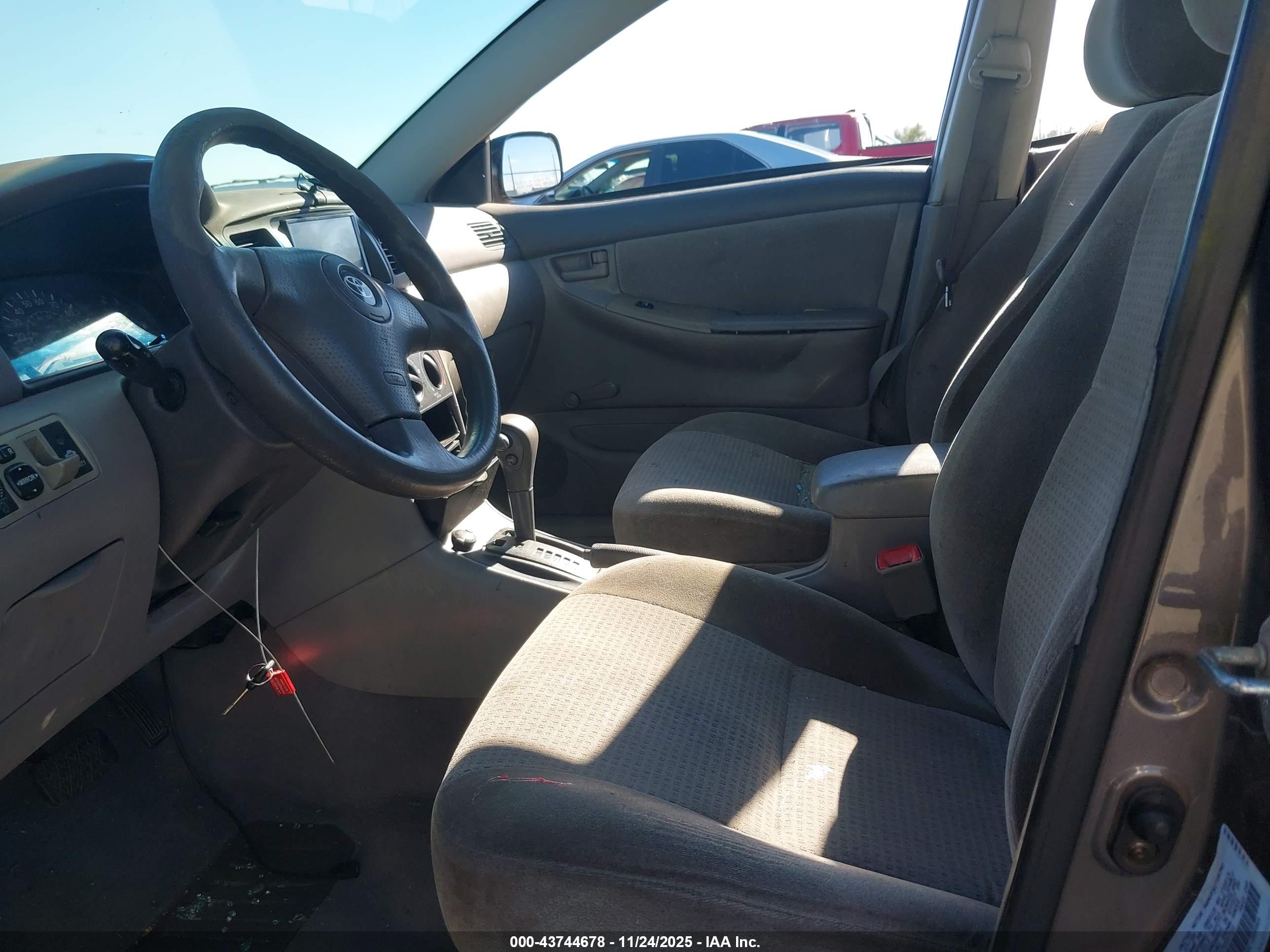 TOYOTA COROLLA image 5