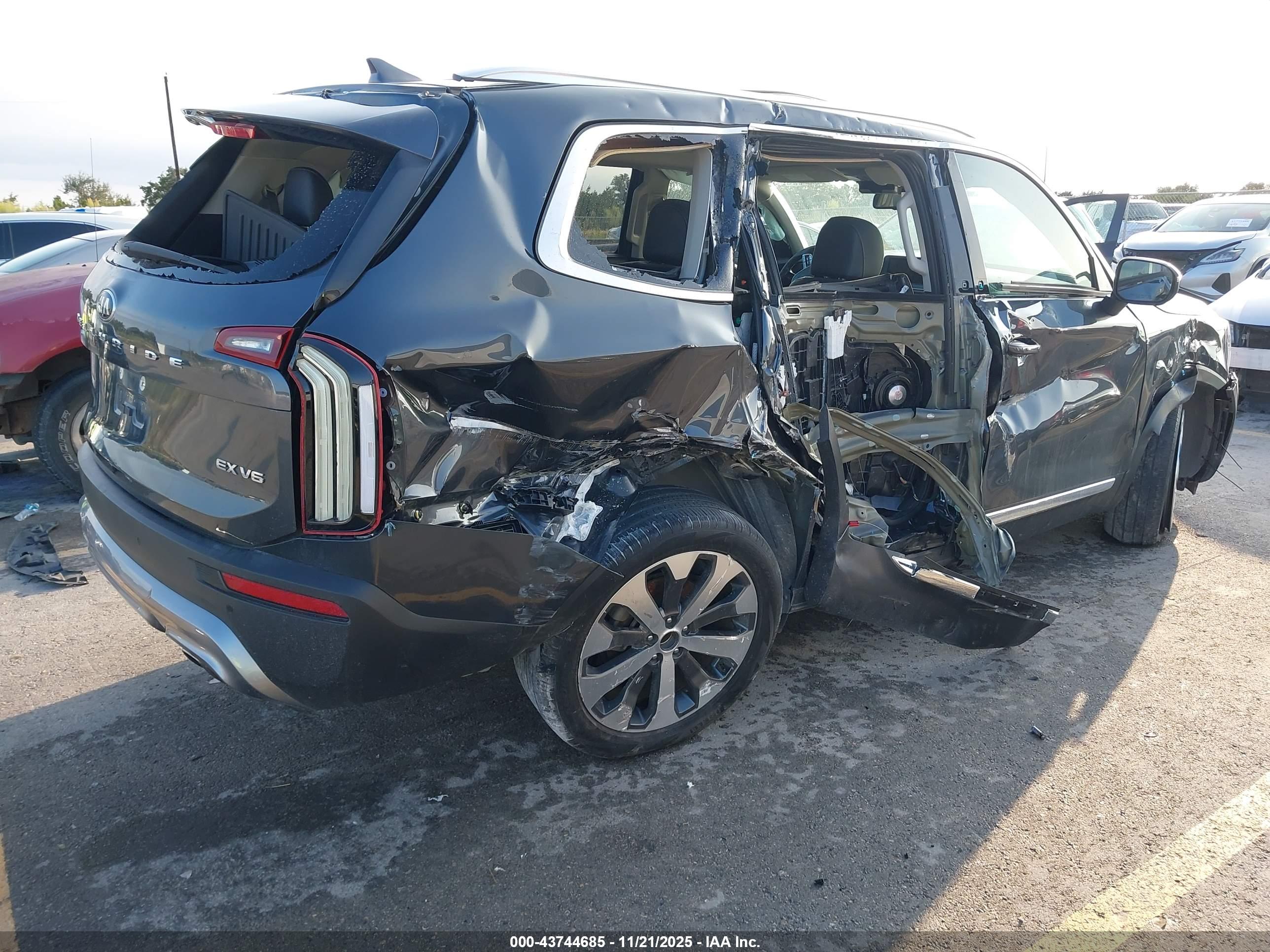 KIA TELLURIDE image 4