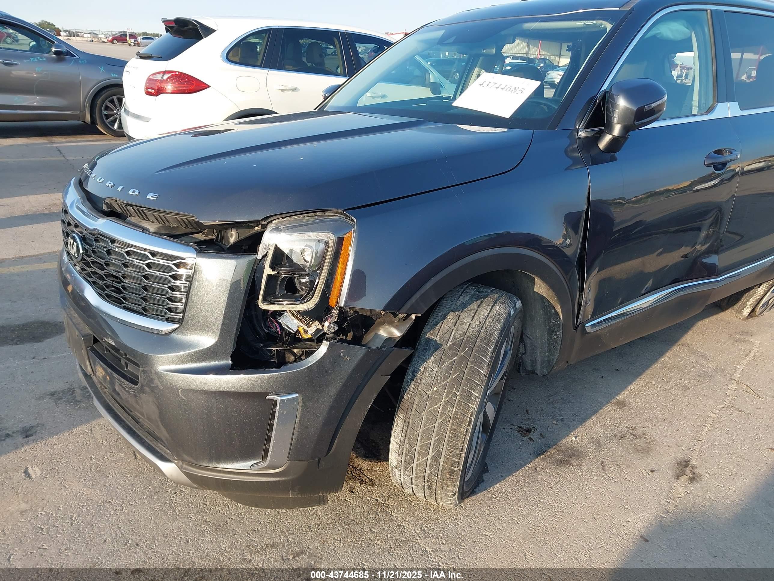 KIA TELLURIDE image 6