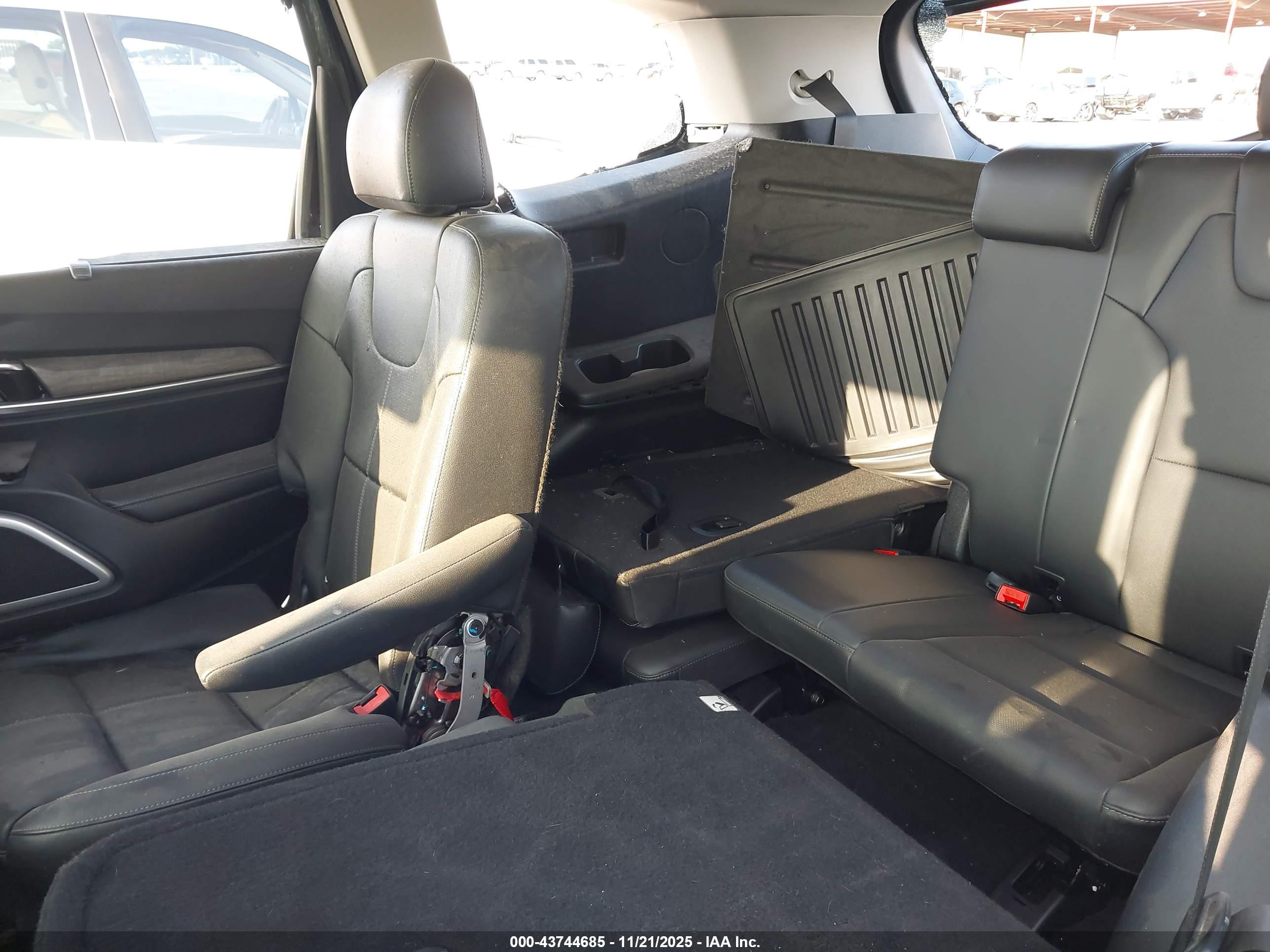 KIA TELLURIDE image 8