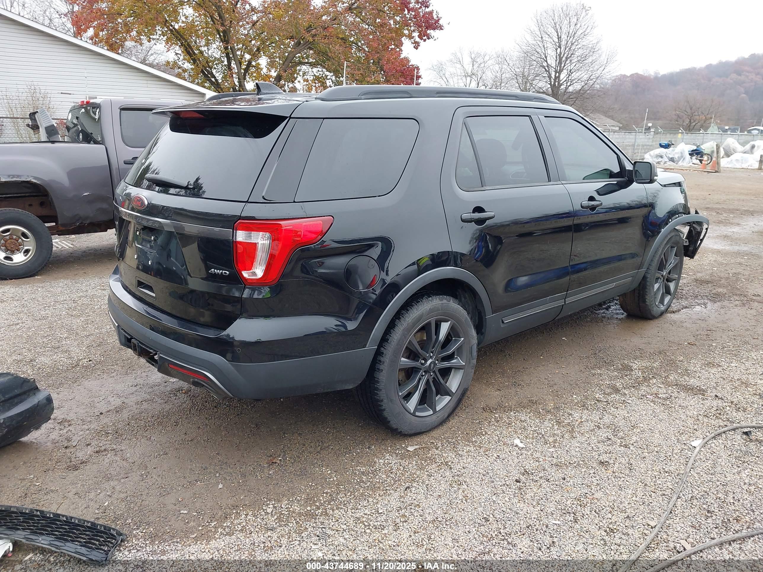 FORD EXPLORER image 4