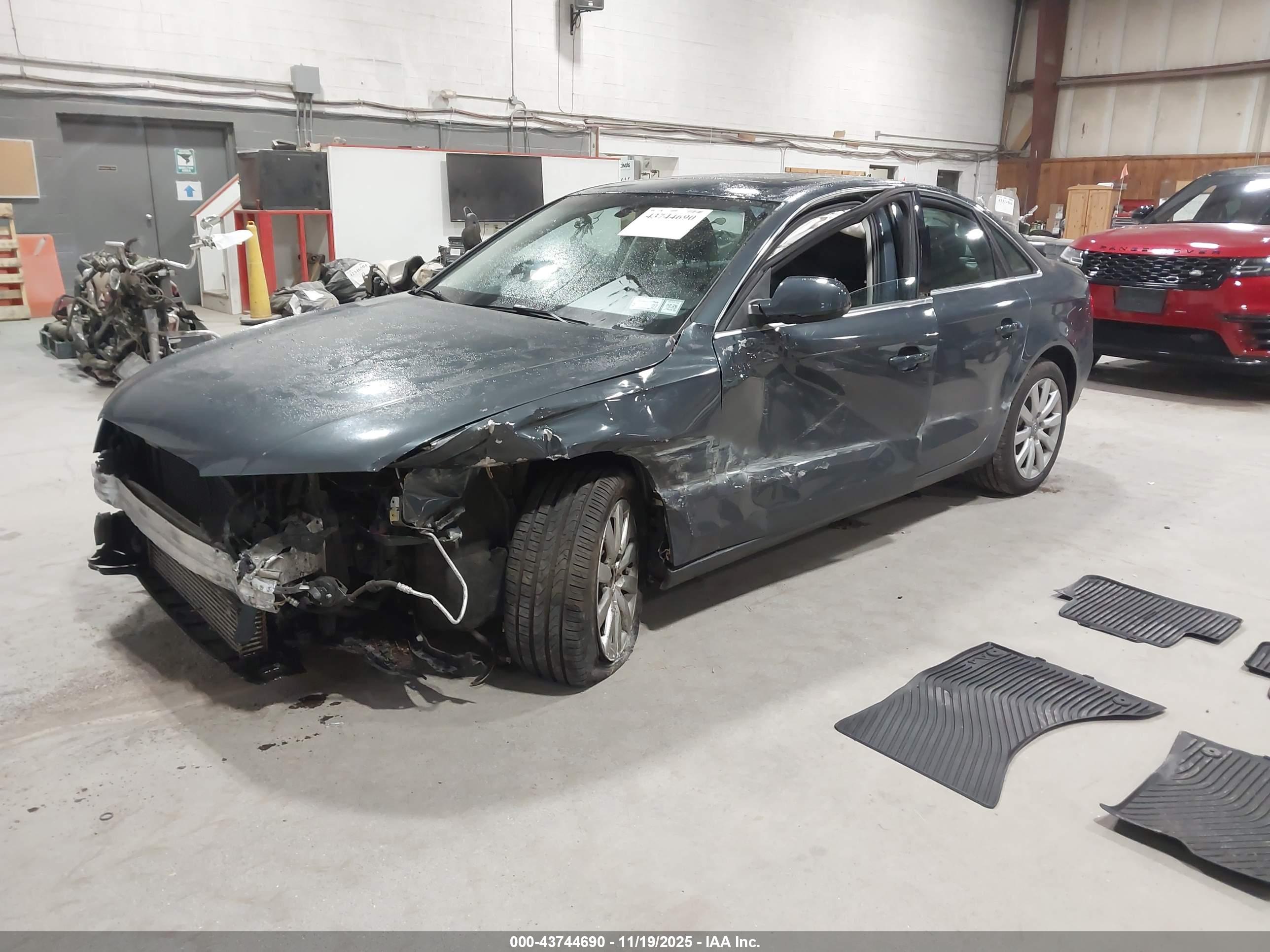 AUDI A4 image 2
