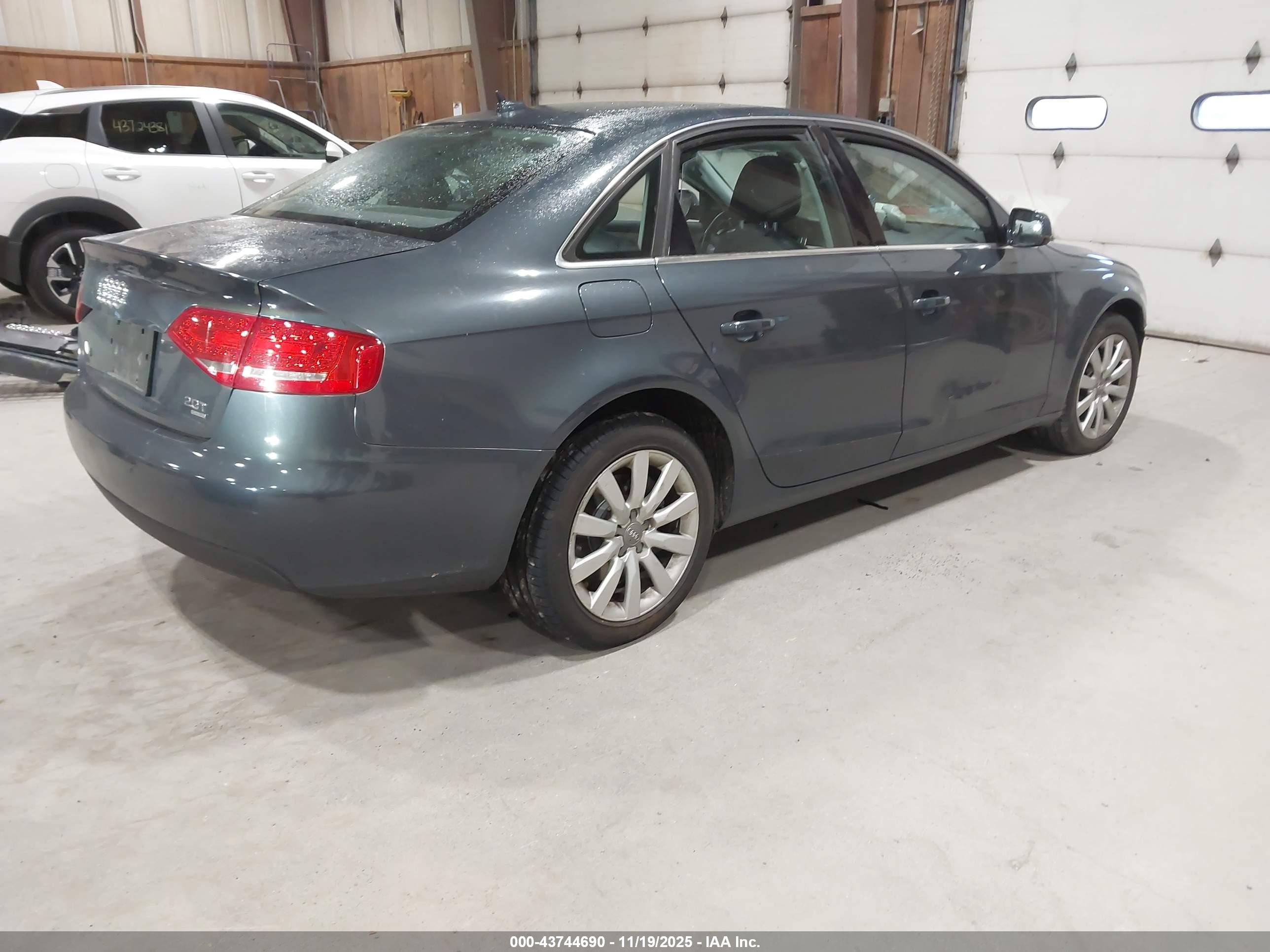AUDI A4 image 4