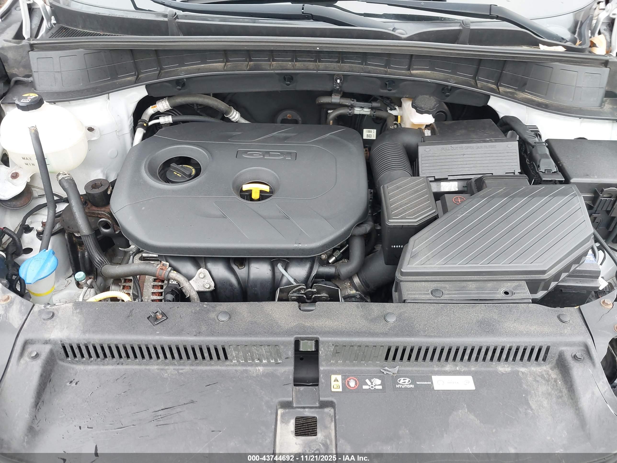 HYUNDAI TUCSON image 10