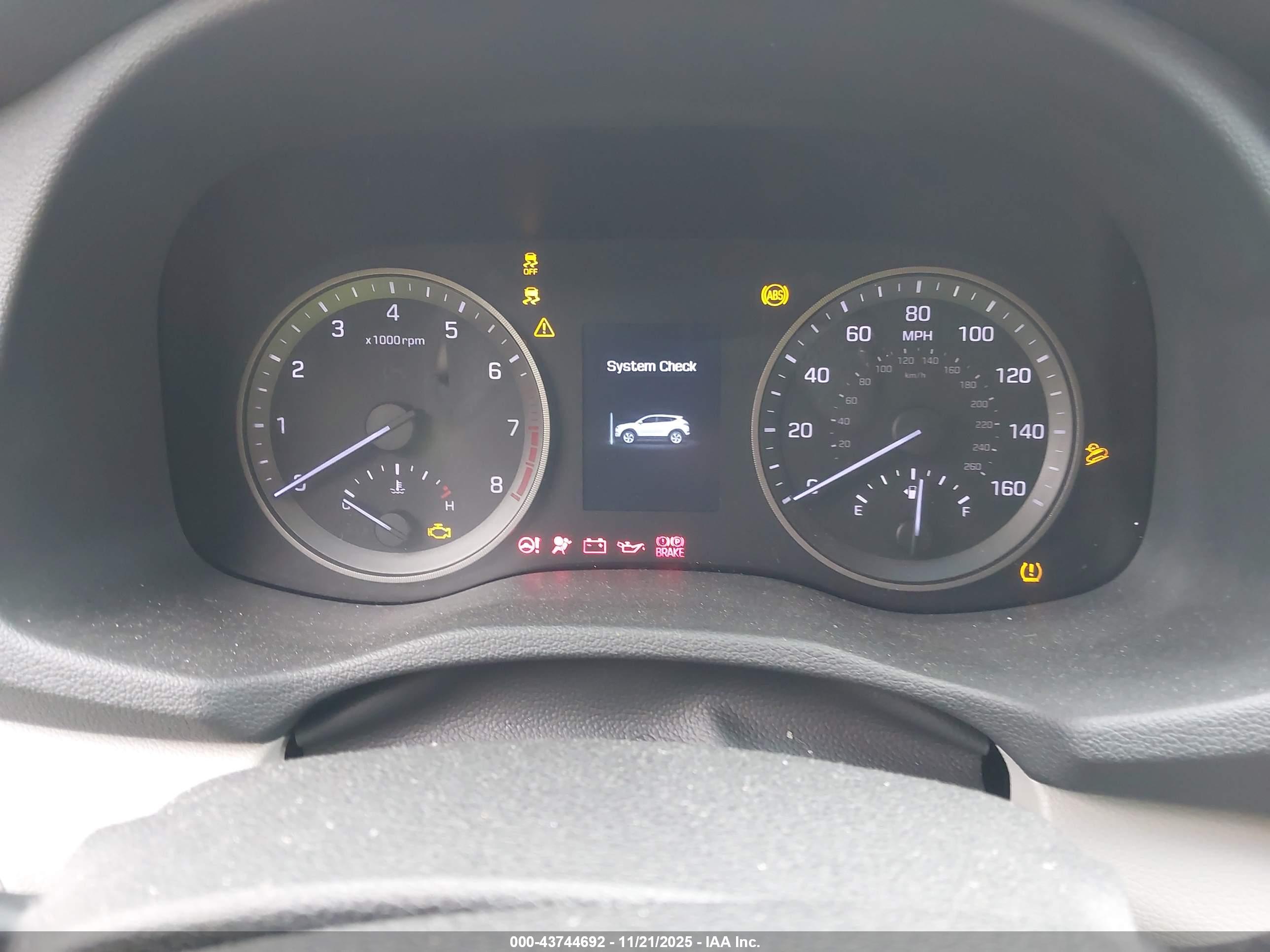HYUNDAI TUCSON image 7