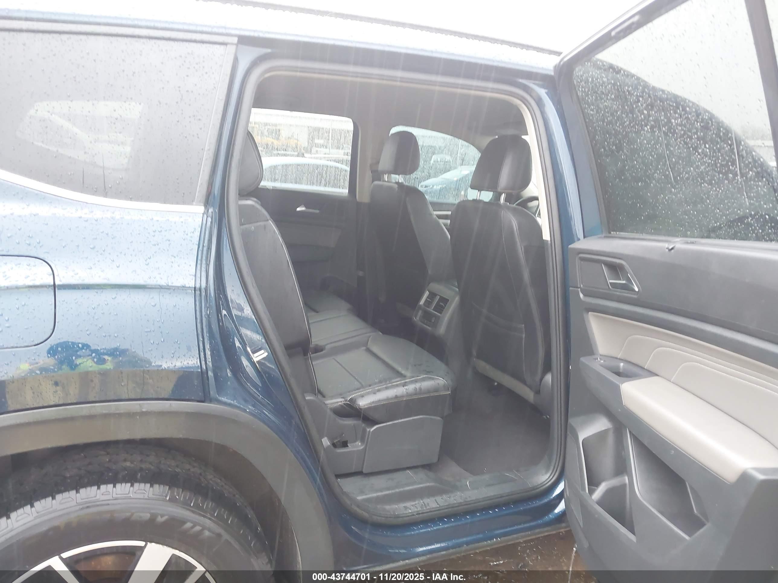 VOLKSWAGEN ATLAS image 8