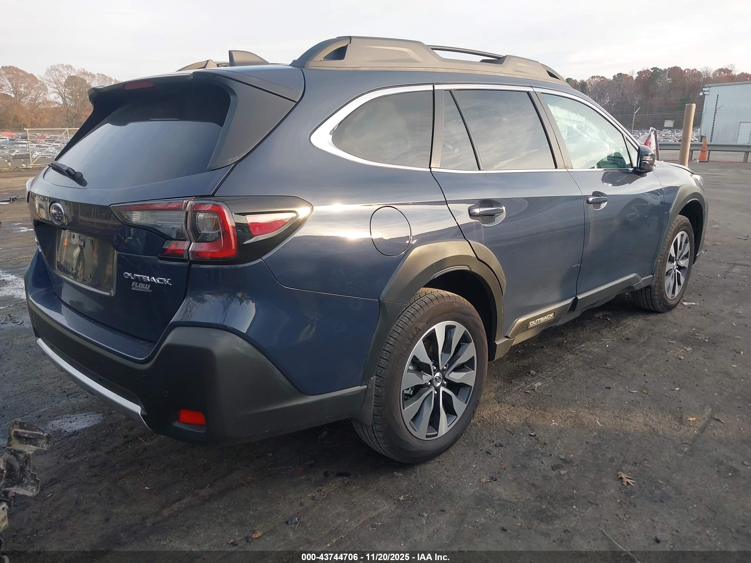 SUBARU OUTBACK image 4