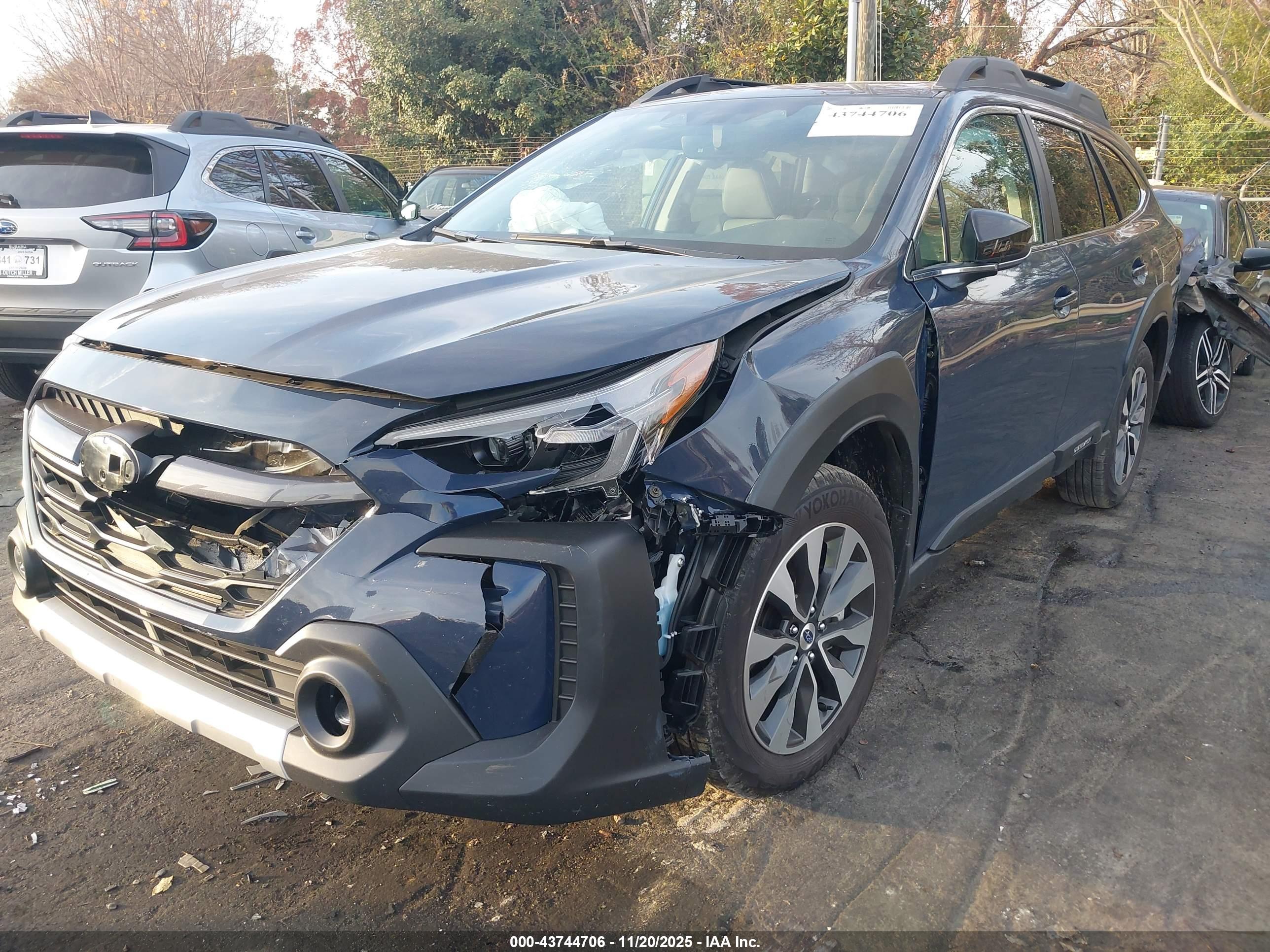 SUBARU OUTBACK image 6