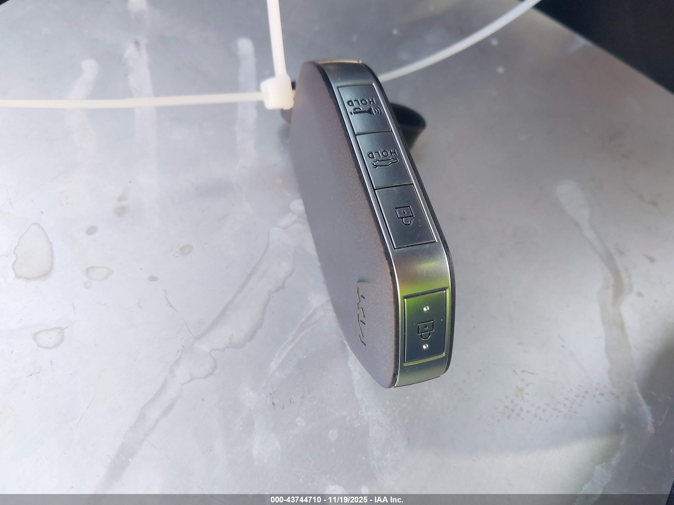 KIA K5 image 11