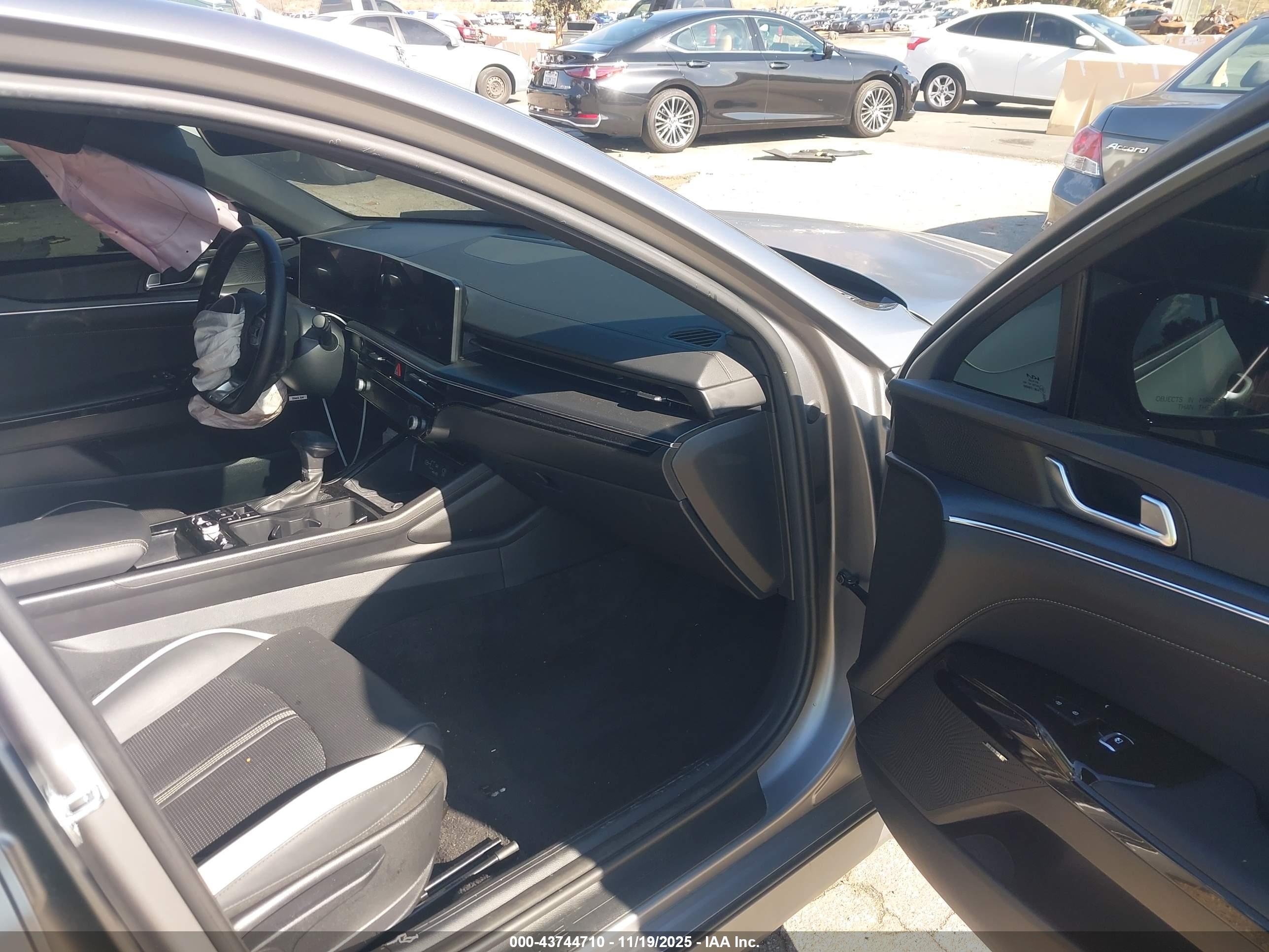 KIA K5 image 5
