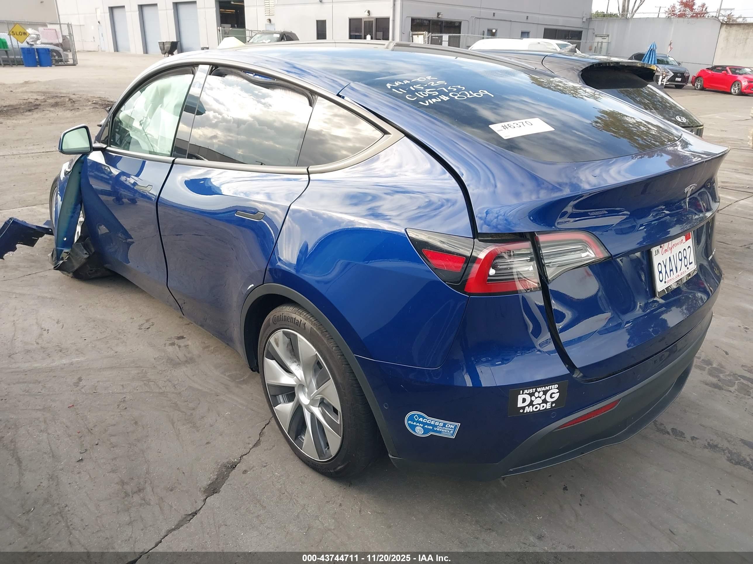 TESLA MODEL image 3